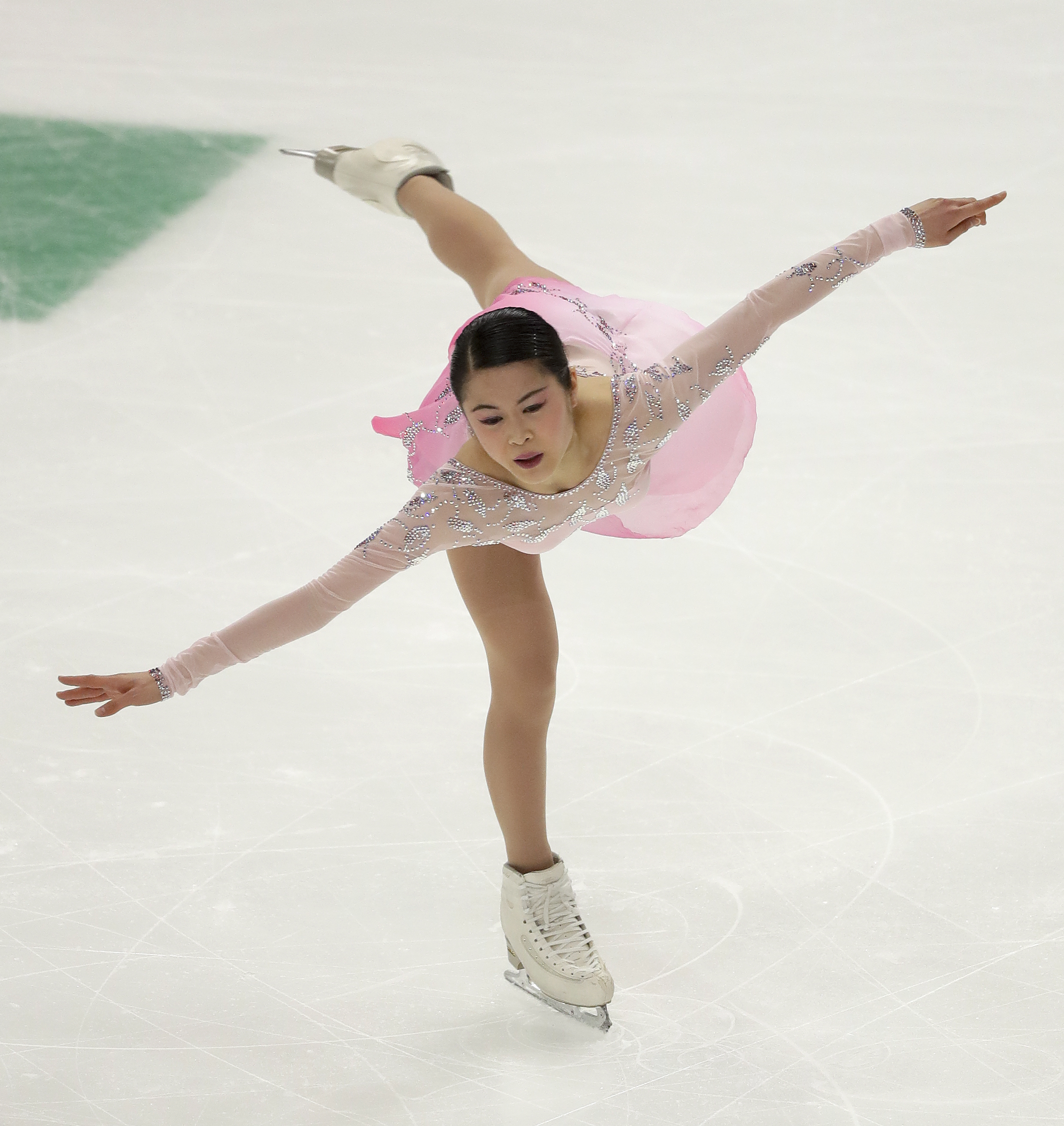 Miyahara leads Skate America ladies after short program