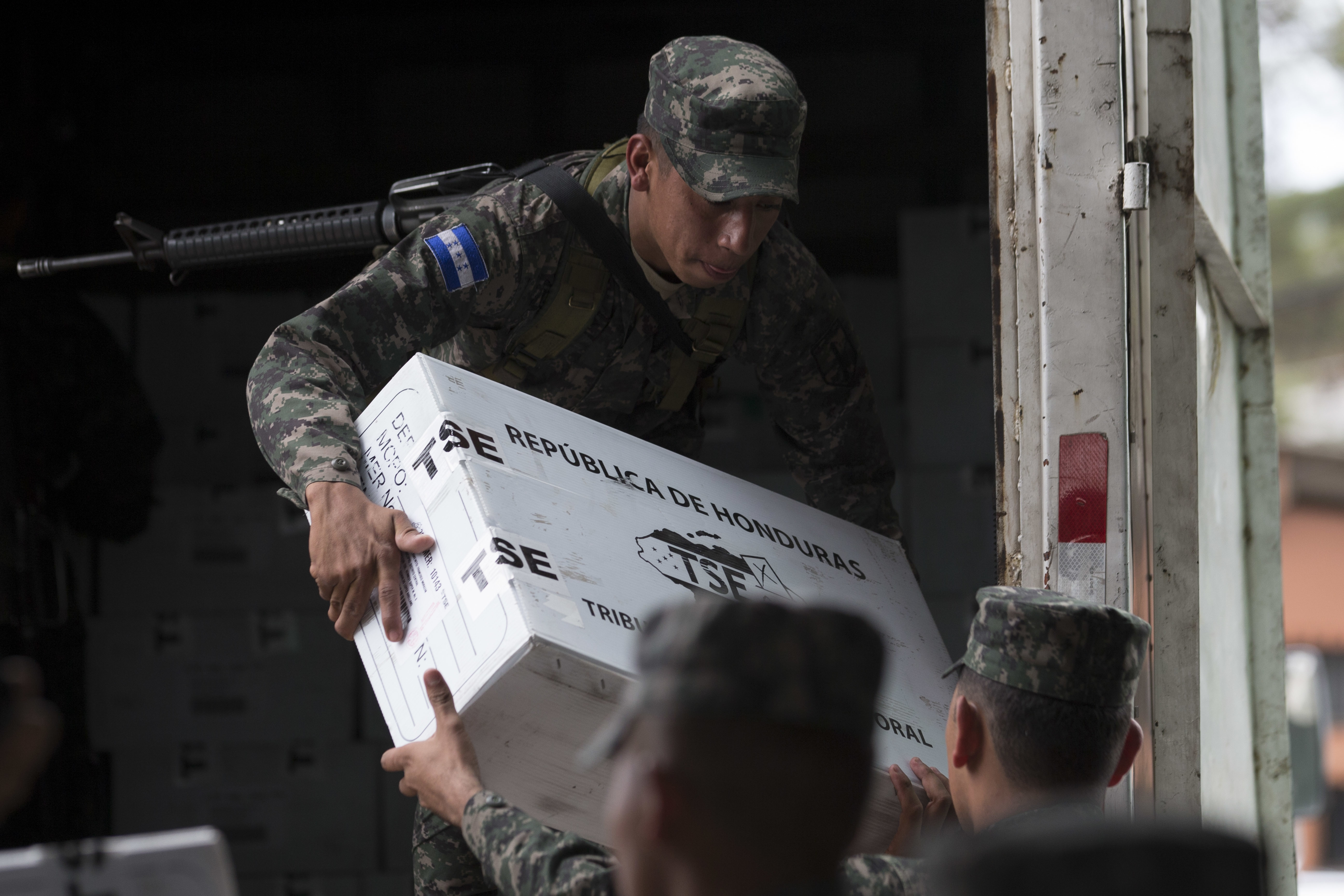 Hondurans anxious as no results yet in presidential election