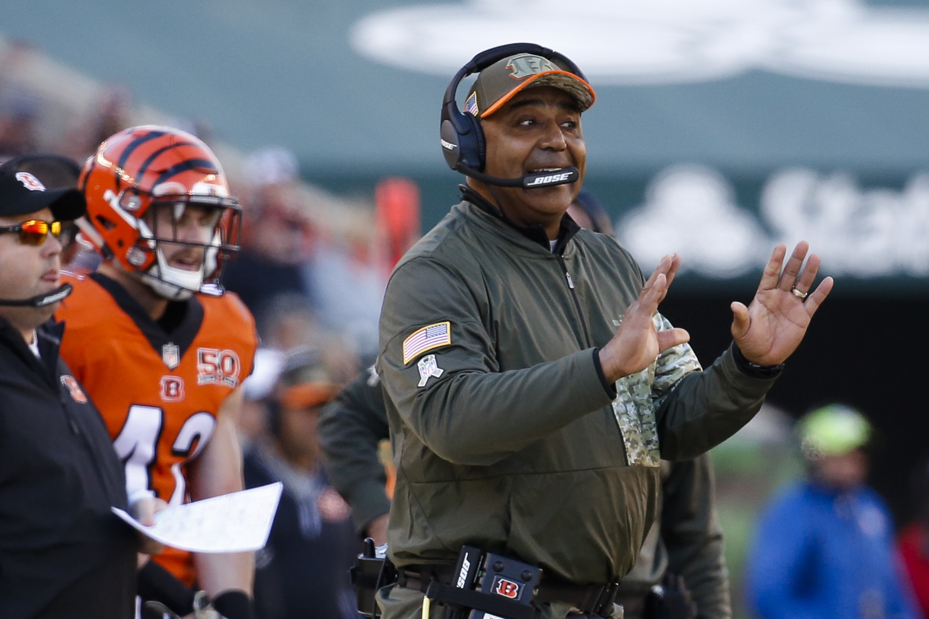 Mixon runs for 114, Bengals beat winless Browns 30-16