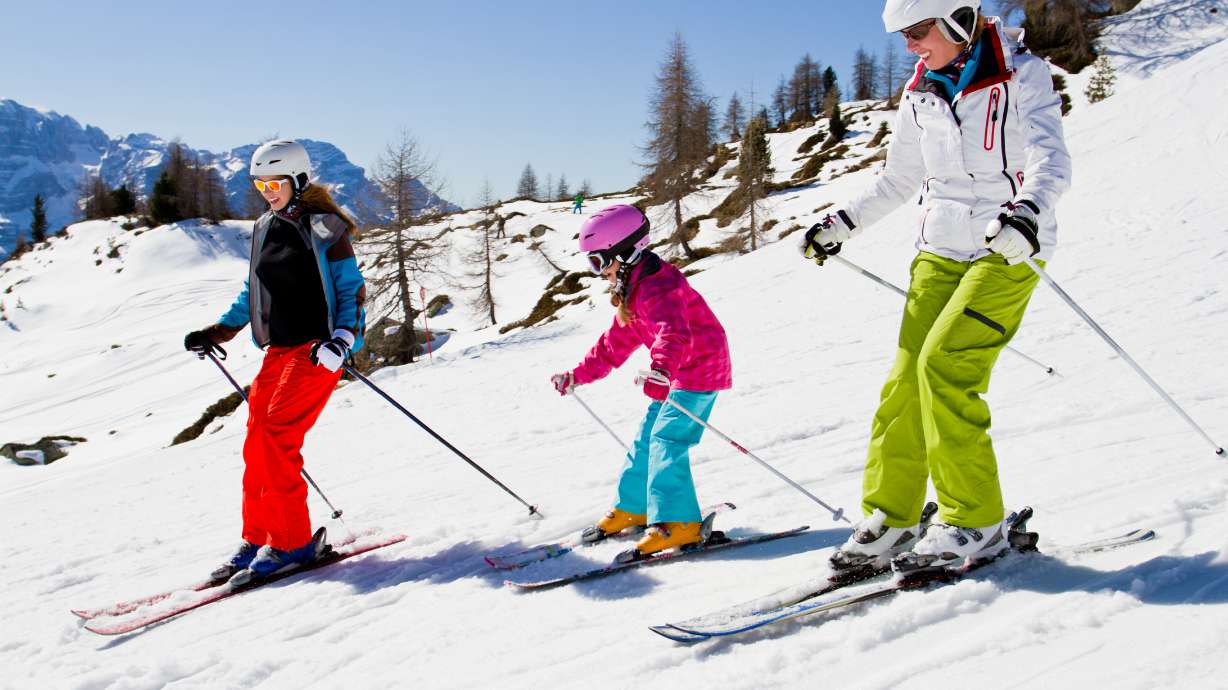 15 easy tips to help your child learn to ski the right way
