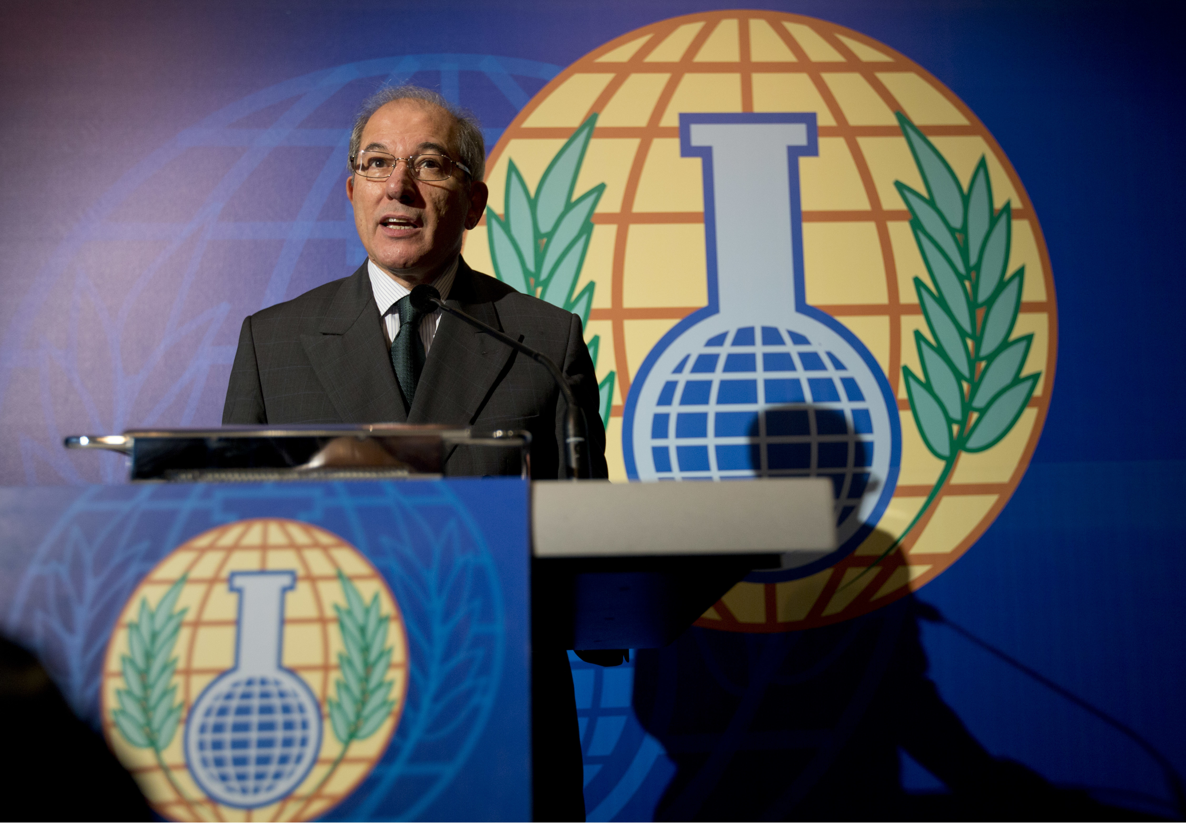 US: Syria poses threat to global chemical weapons ban