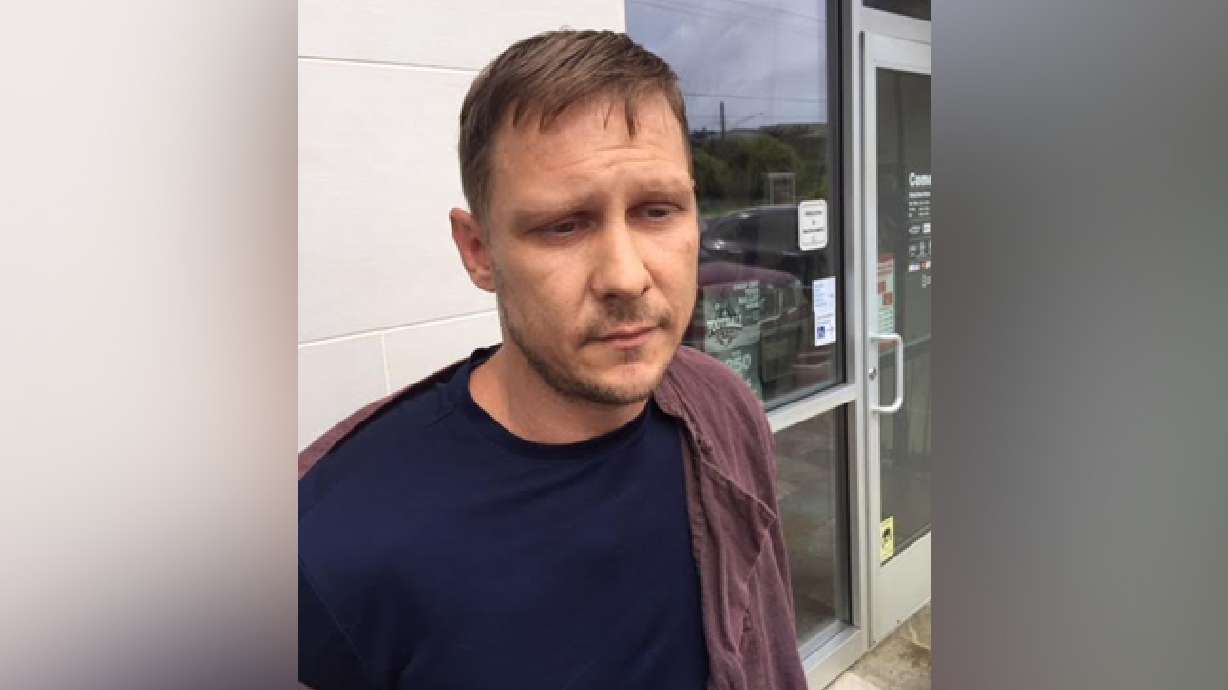 Ex-officer on run for 10 years may ask to withdraw sex abuse plea