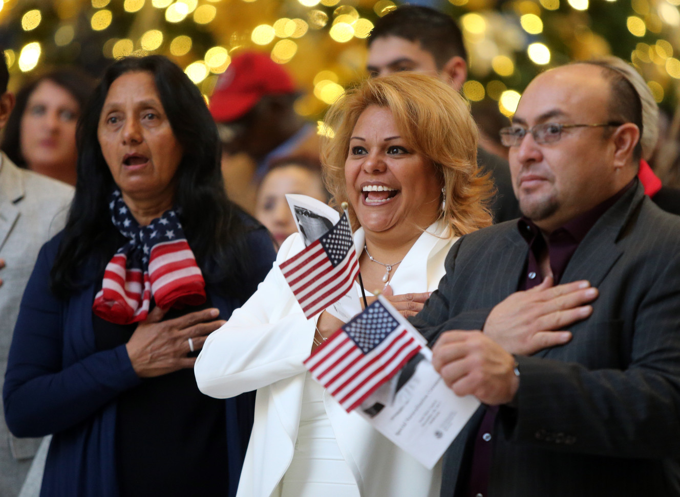 125 sworn in as new U.S. citizens