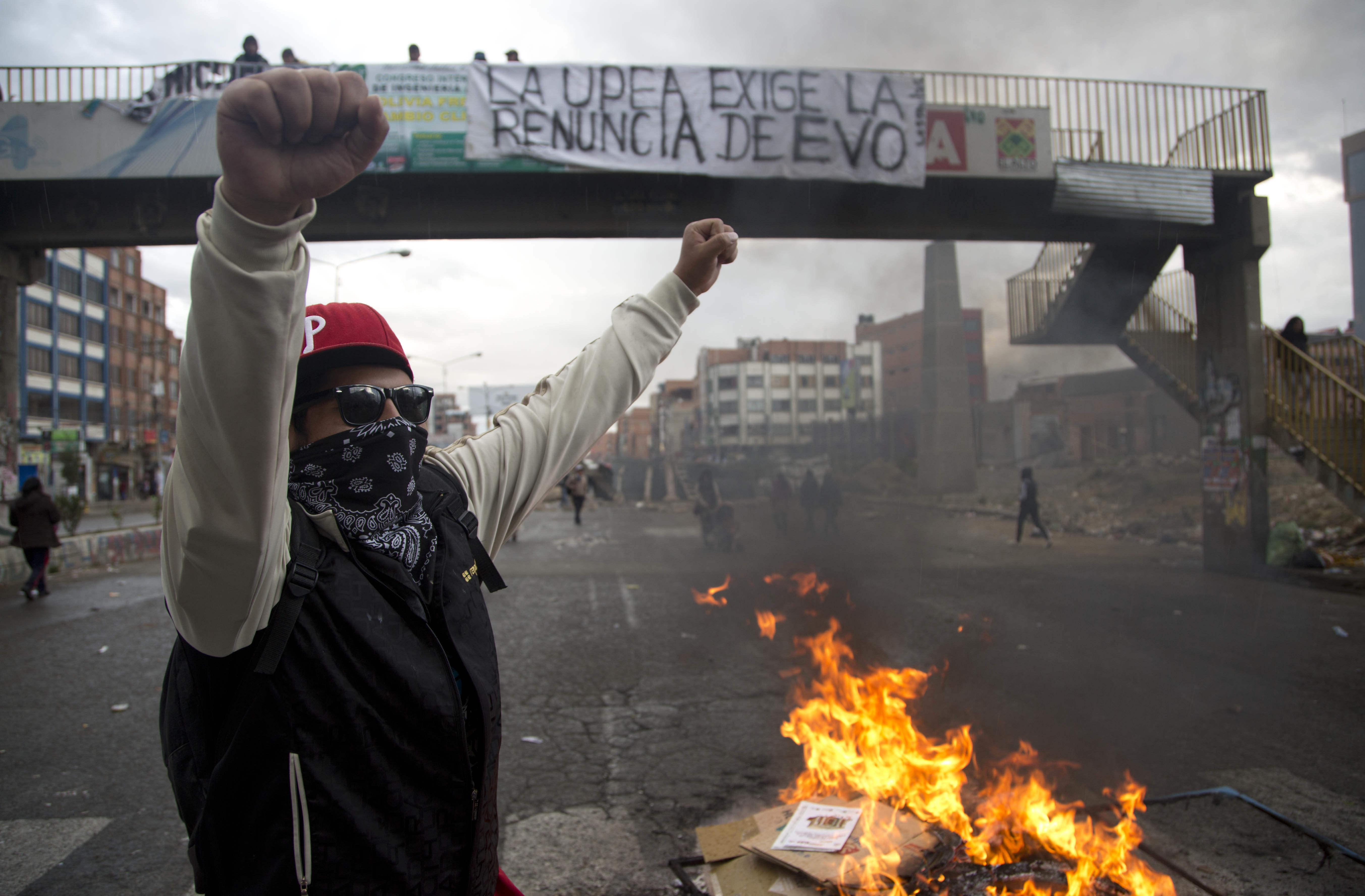 Bolivia's top court gives president green light to run again