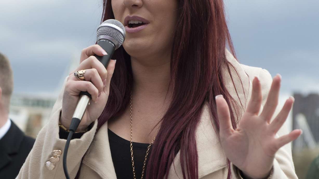 Far-right Trump retweets draw UK rebuke, but visit still on