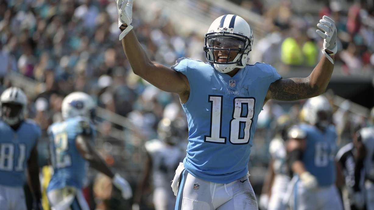 Titans receiver Matthews supports Kaepernick with cleats