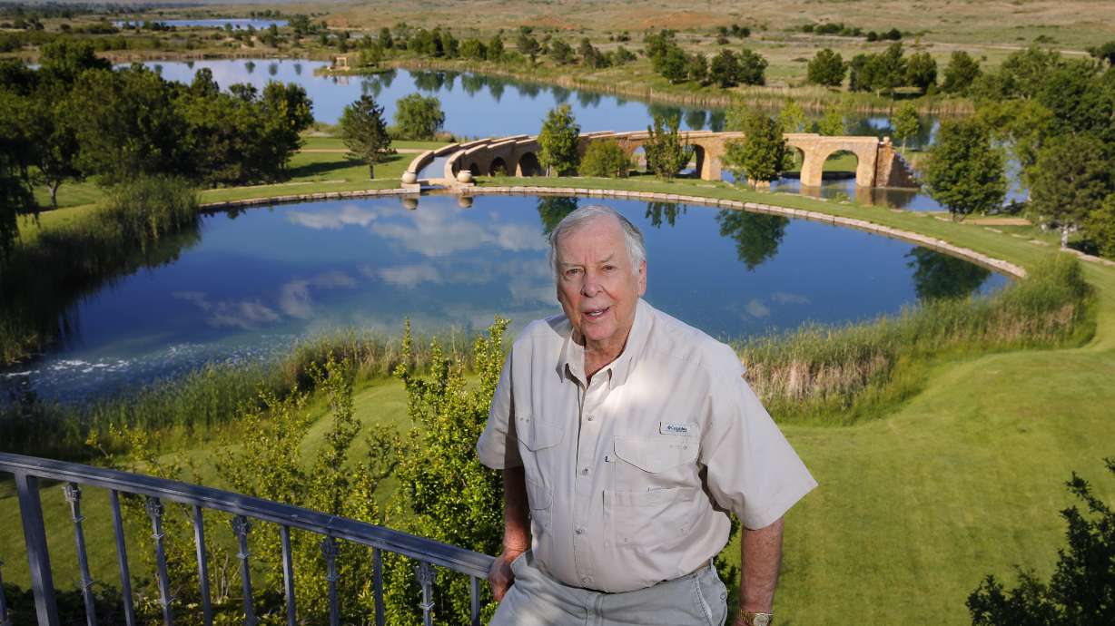Oil tycoon Pickens puts Texas ranch on market for $250M