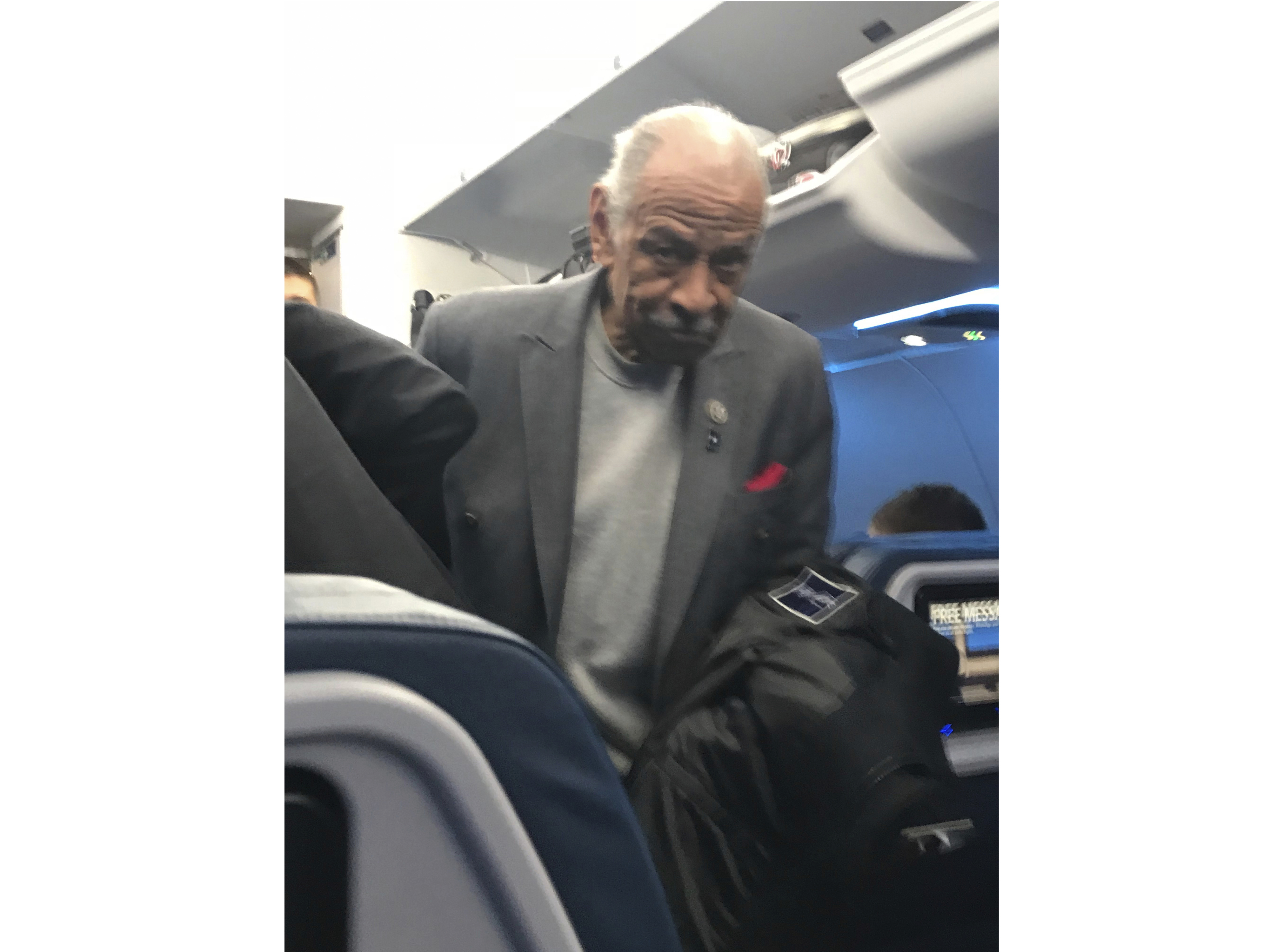 Nancy Pelosi calls on Conyers to resign amid sex allegations