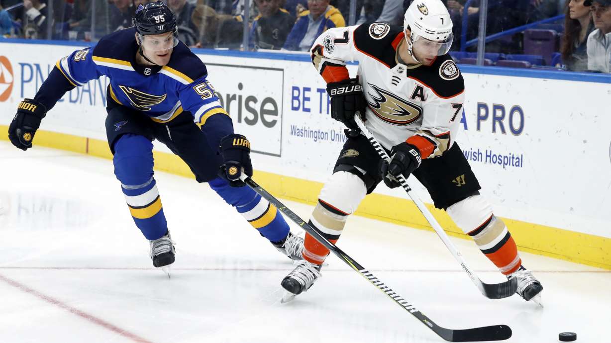 Gibson rebounds from rough outing, leads Ducks past Blues