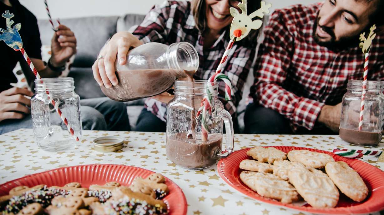 15 expert tips on how to manage holiday eating