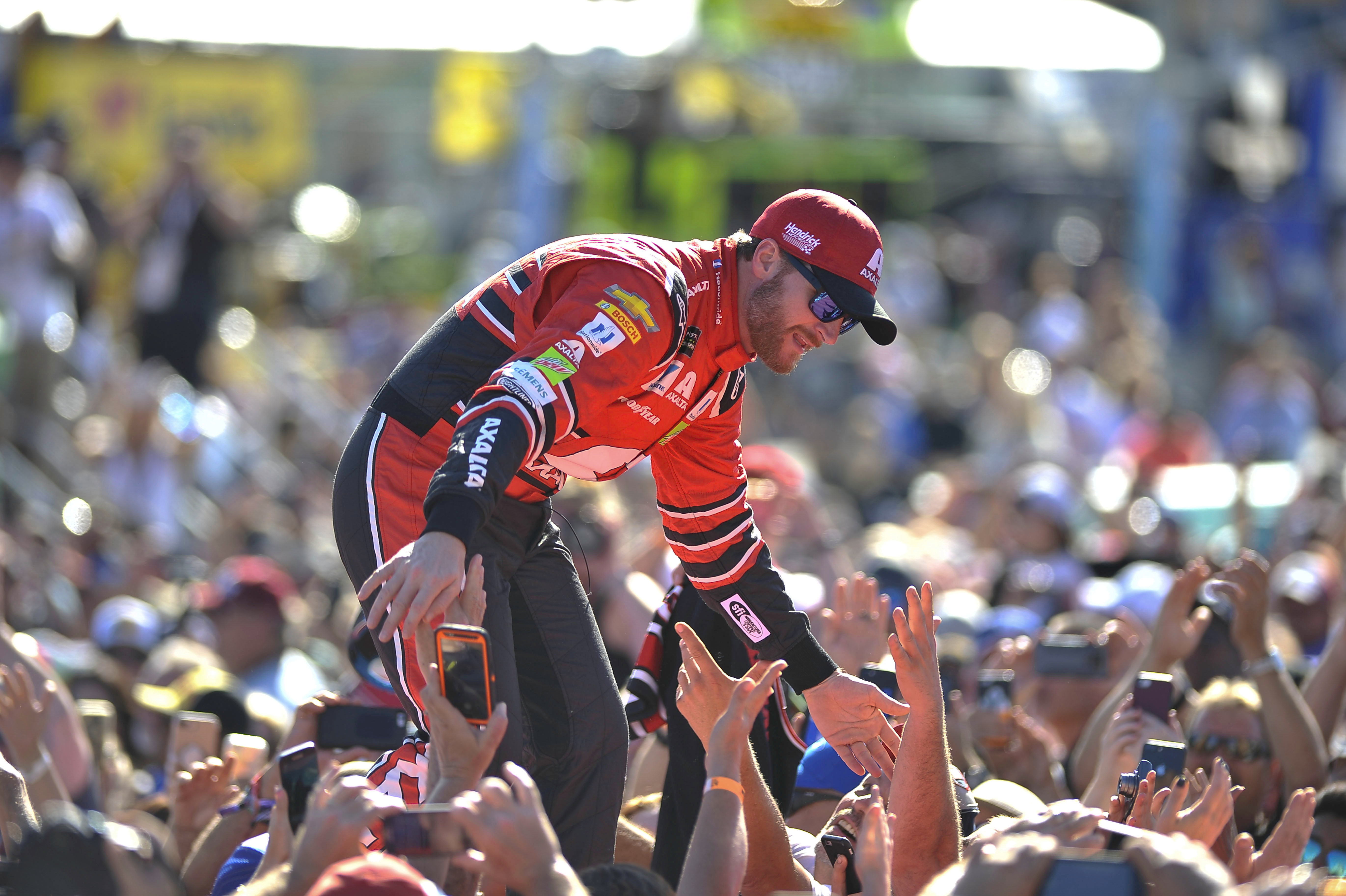 Earnhardt wins most popular for 15th year