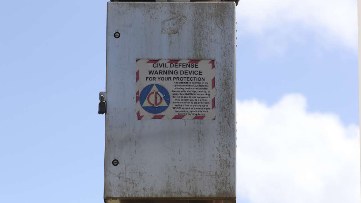 Hawaii's attack siren barely heard on popular tourist beach