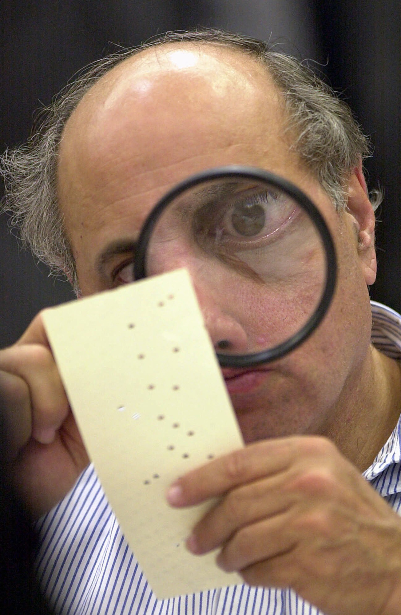 Alan Diaz, AP photographer behind Elian image, to retire