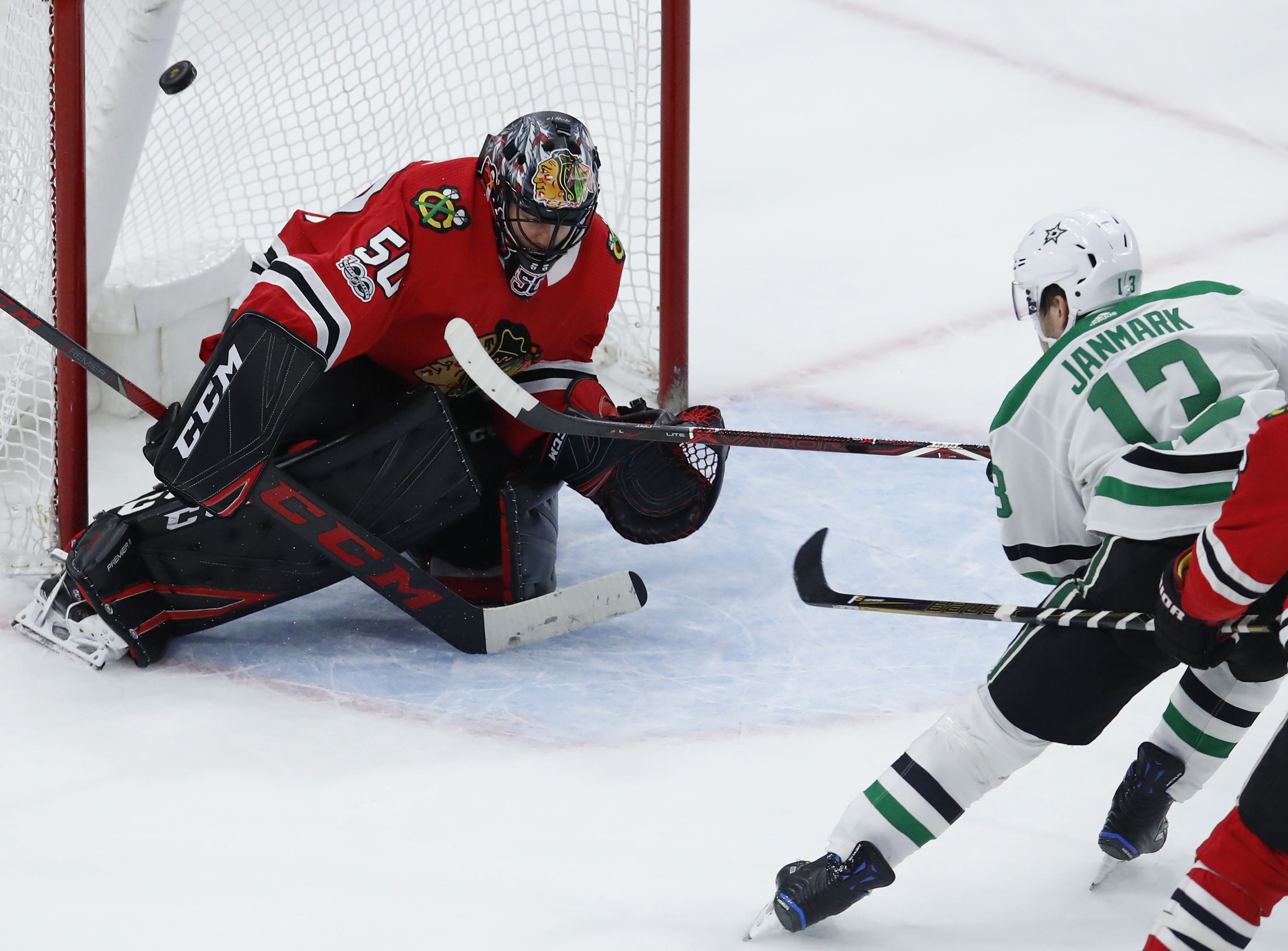 Blackhawks place goalie Corey Crawford on injured reserve