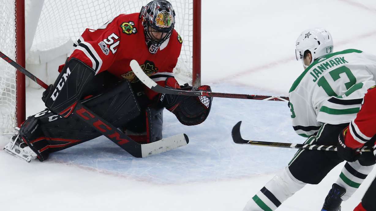 Blackhawks place goalie Corey Crawford on injured reserve