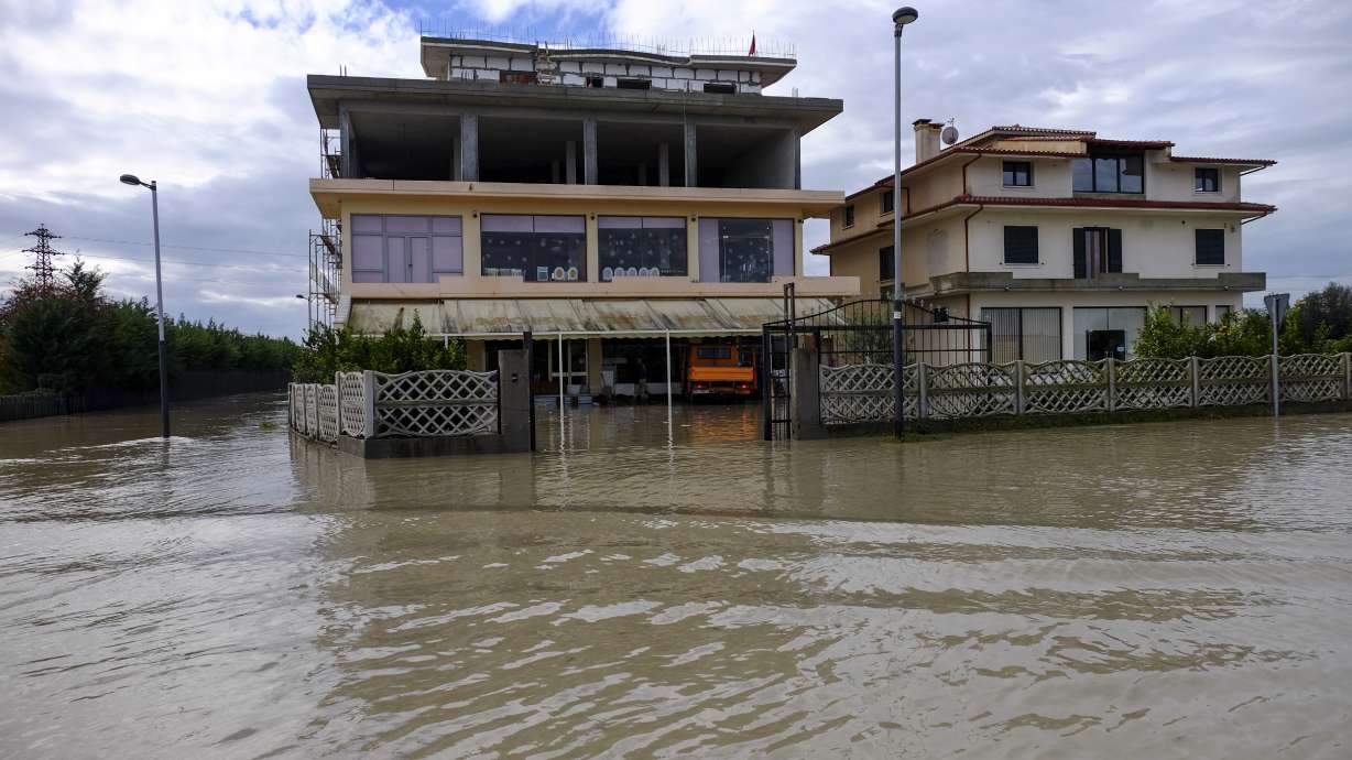Rain slows in Albania but agricultural land still underwater