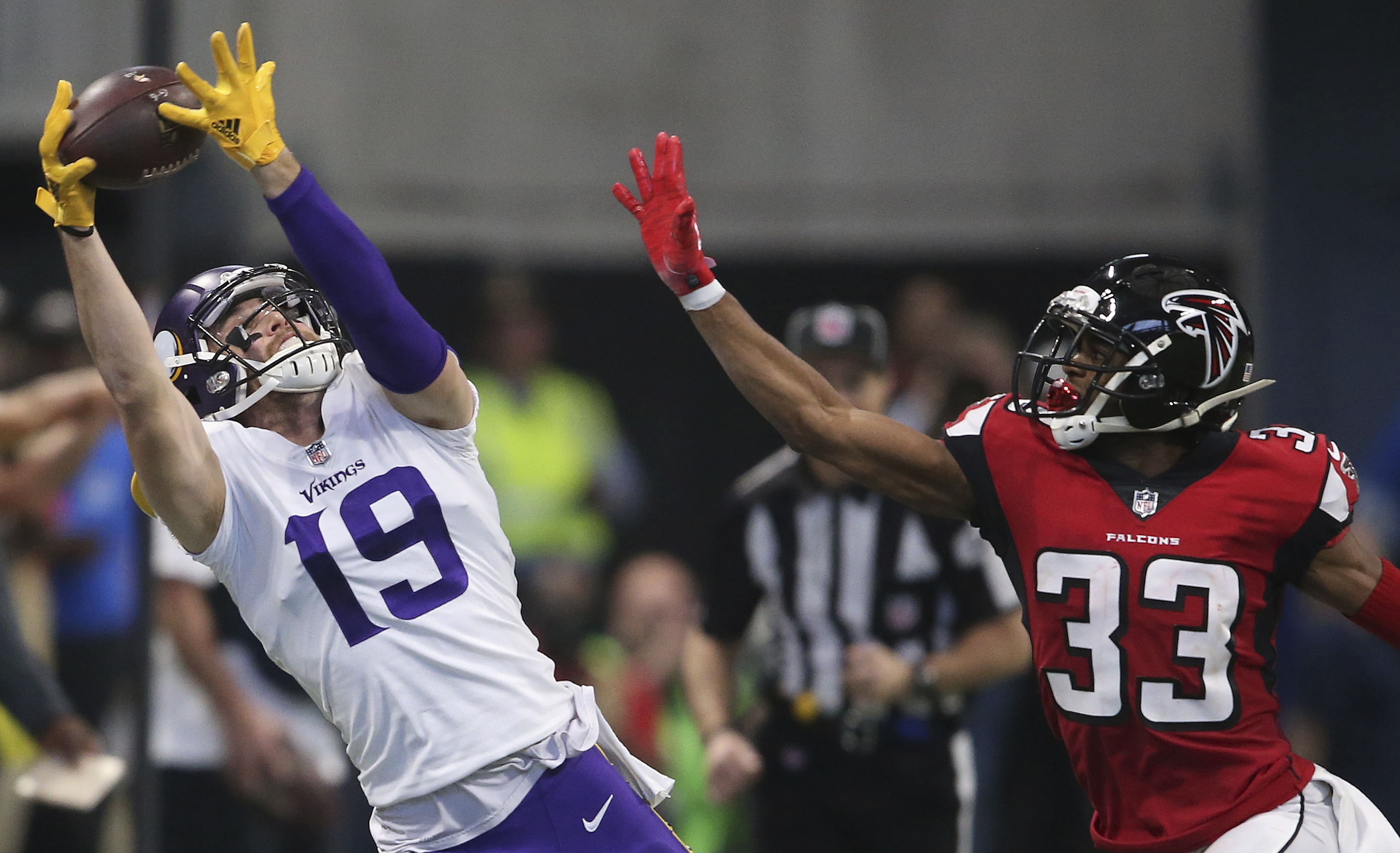 Vikings shut down Falcons 14-9 for 8th straight victory