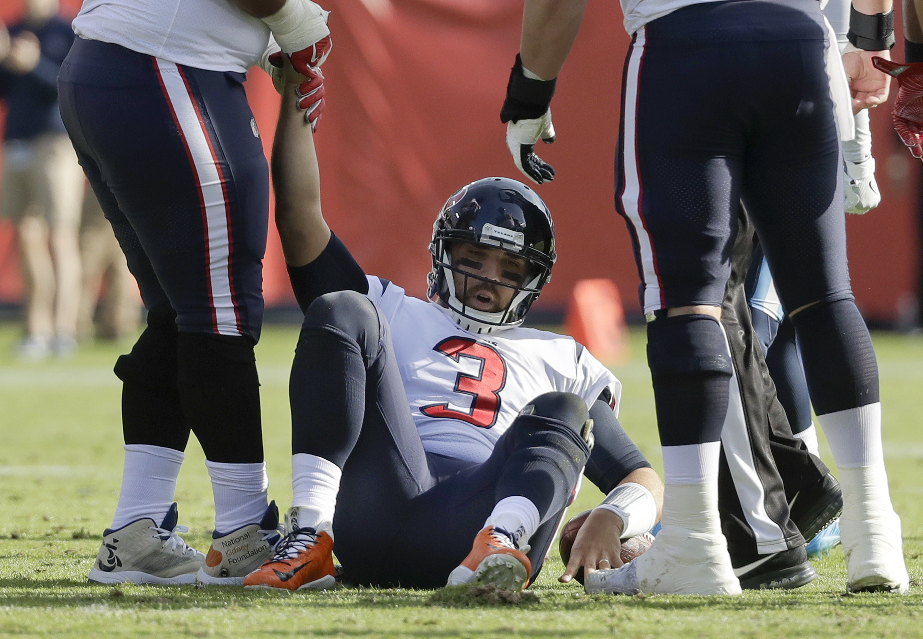 Titans win for 6th time in 7 games, beat Texans 24-13
