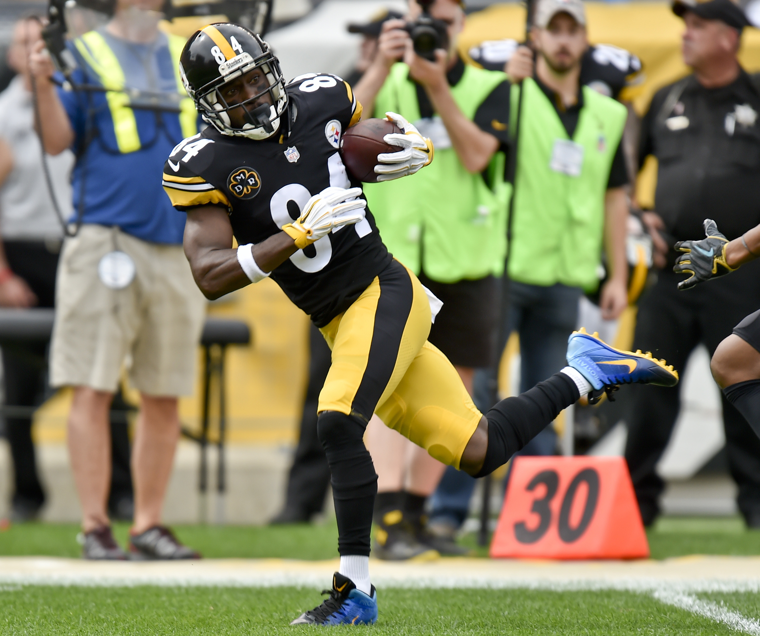 Antonio Brown active for Steelers vs Bengals with sore toe