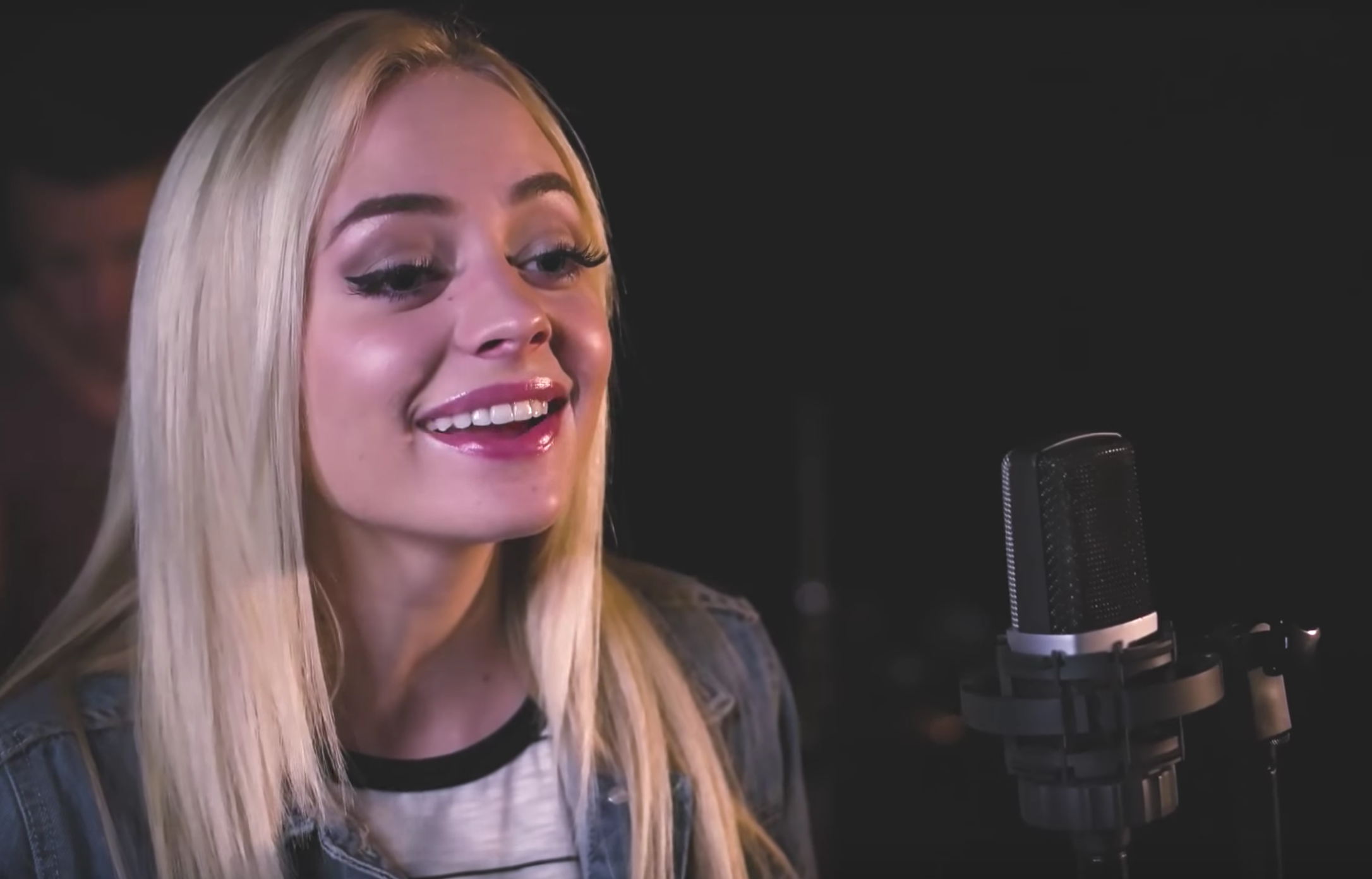 Provo artists help #LightTheWorld during concert