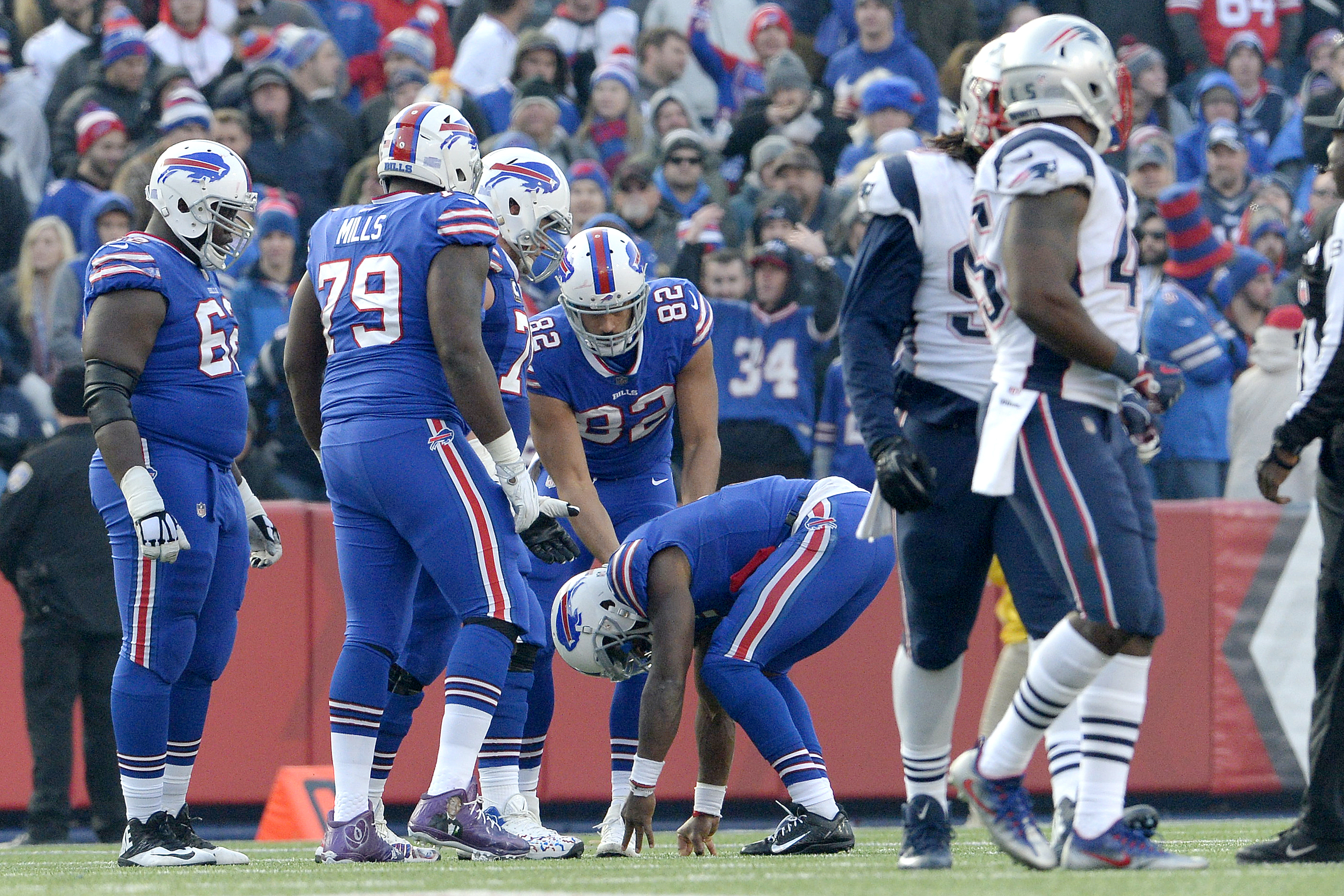 Bills QB Taylor held out of practice due to bruised knee