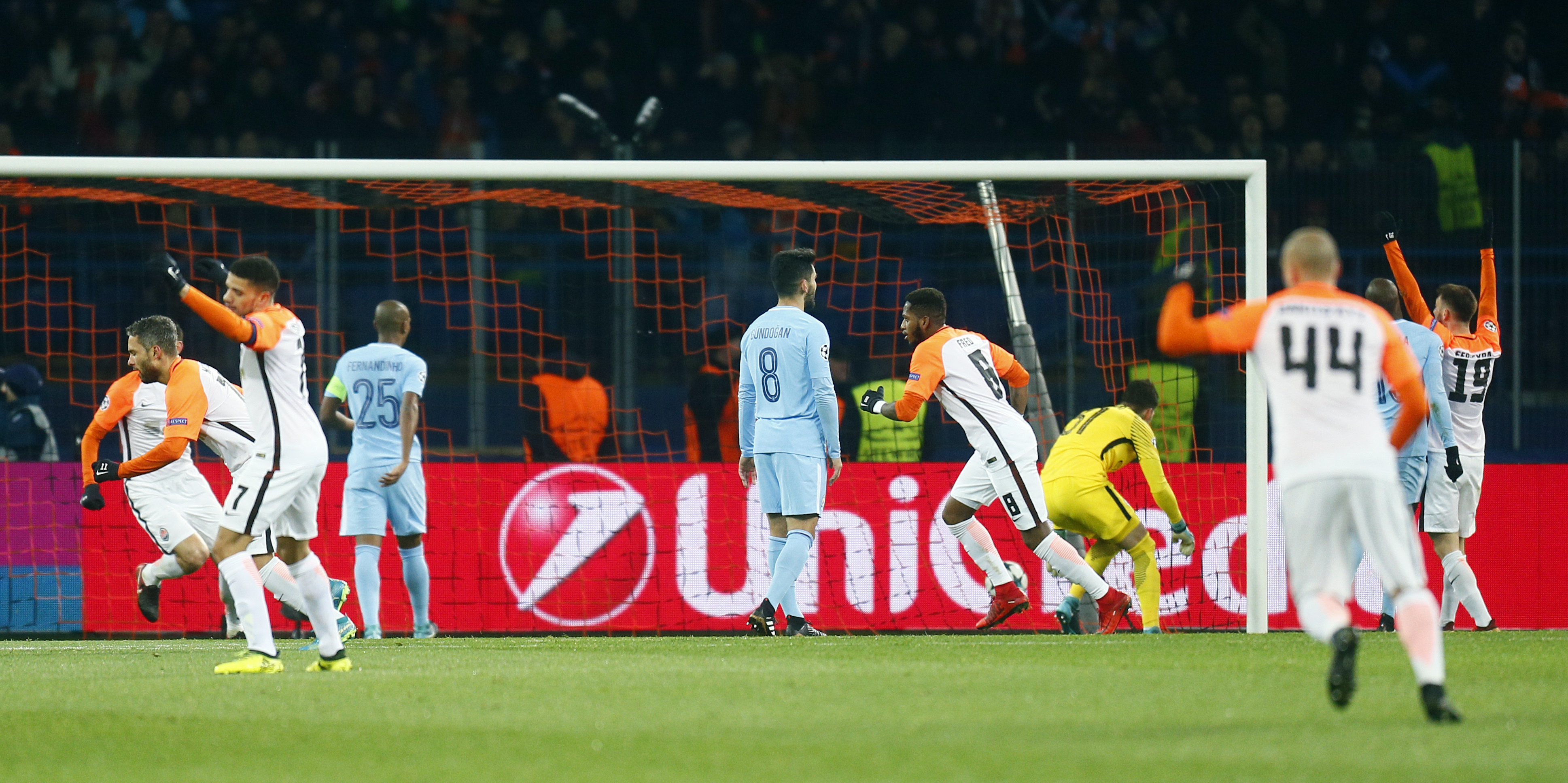 Shakhtar coach turns into Zorro after win over Man City