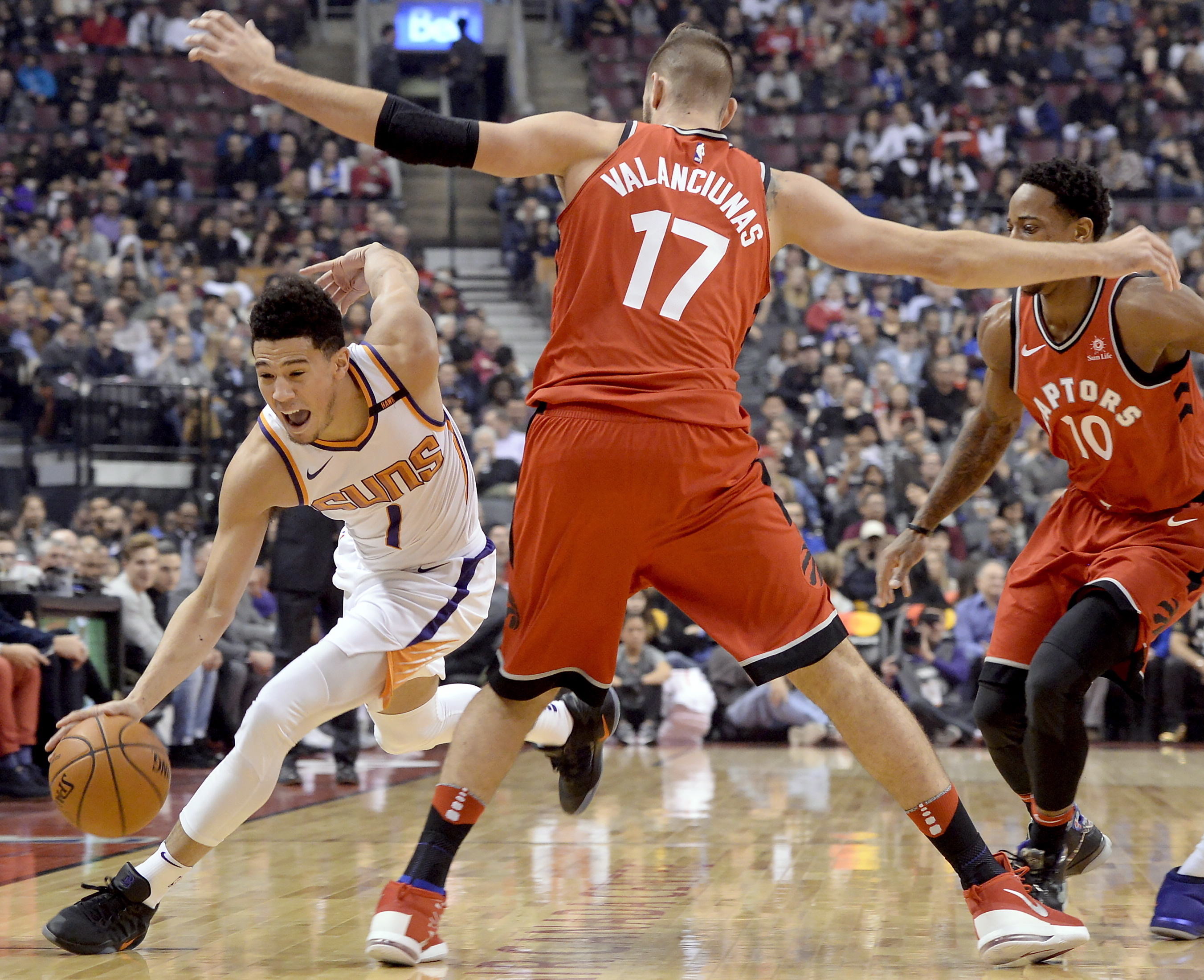 Suns' Devin Booker expected to miss 2-3 with groin injury