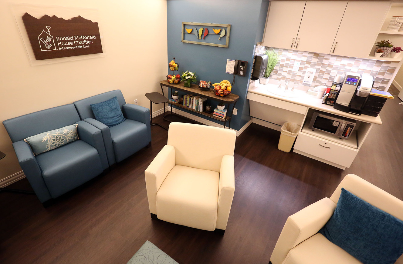 New hospital room supports parents with kids in intensive care units