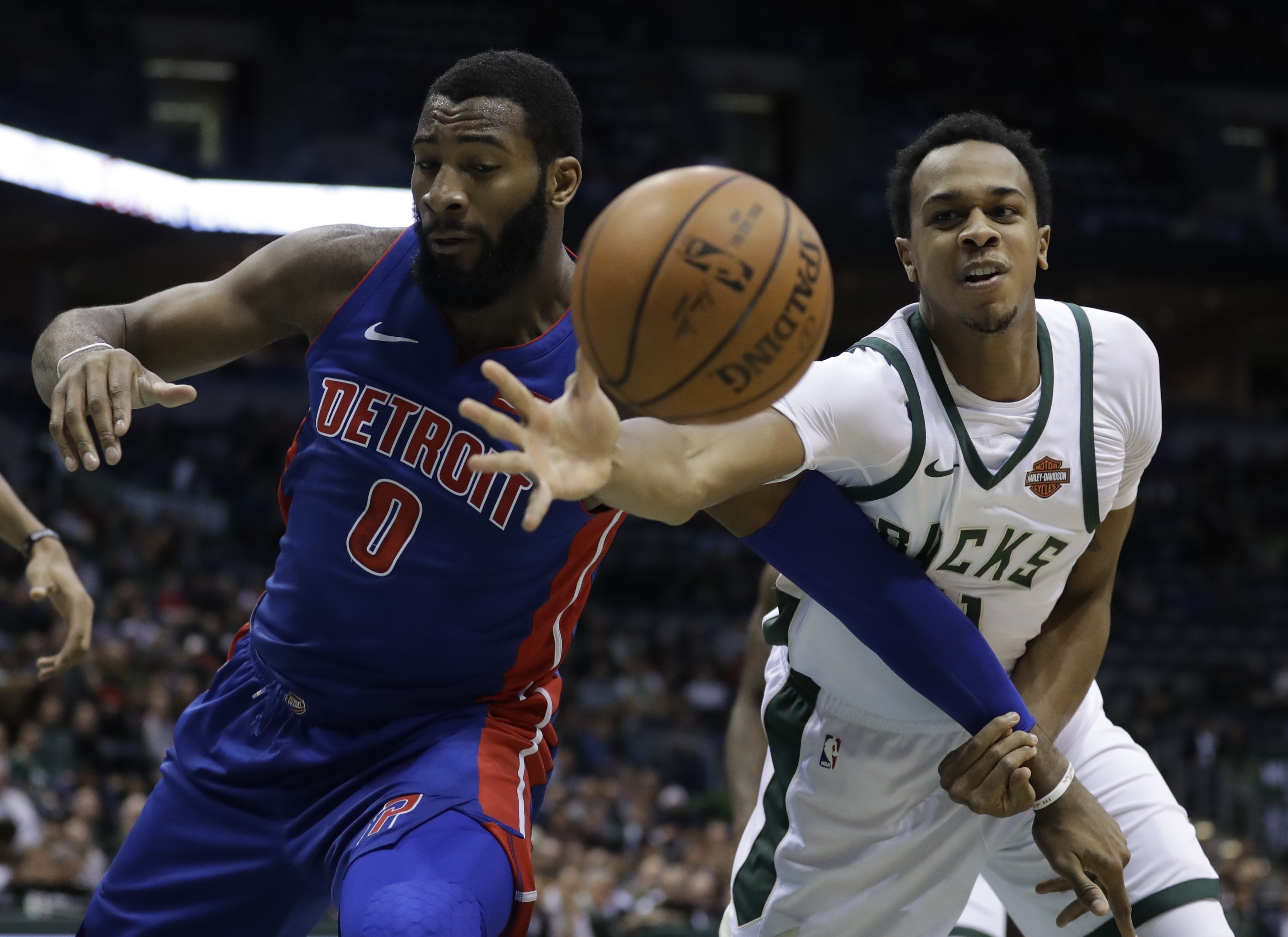 Bucks use fourth-quarter run to beat Pistons 104-100