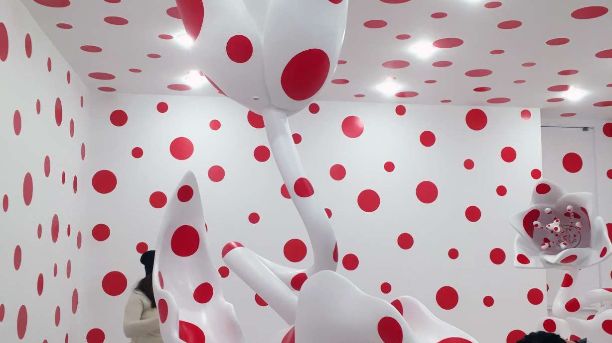 At Yayoi Kusama show, a long wait to experience infinity