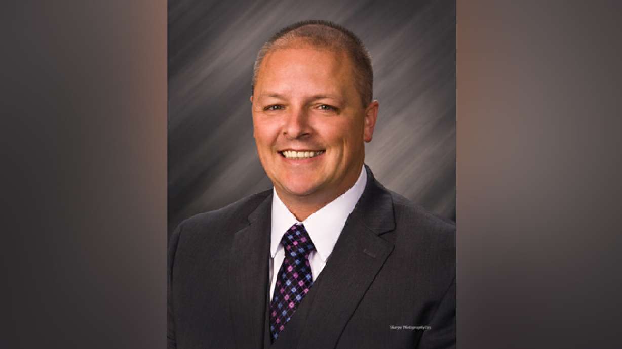 Petition demanding Commissioner Graves resign delivered to Utah County