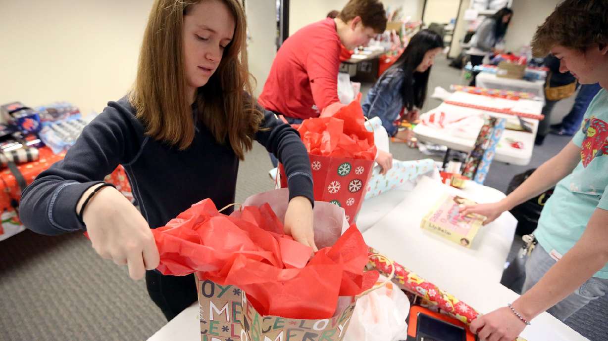 Holiday gift drive gives 1,500 kids Christmas presents