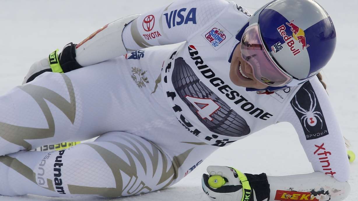 Vonn treated for back injury after World Cup super-G