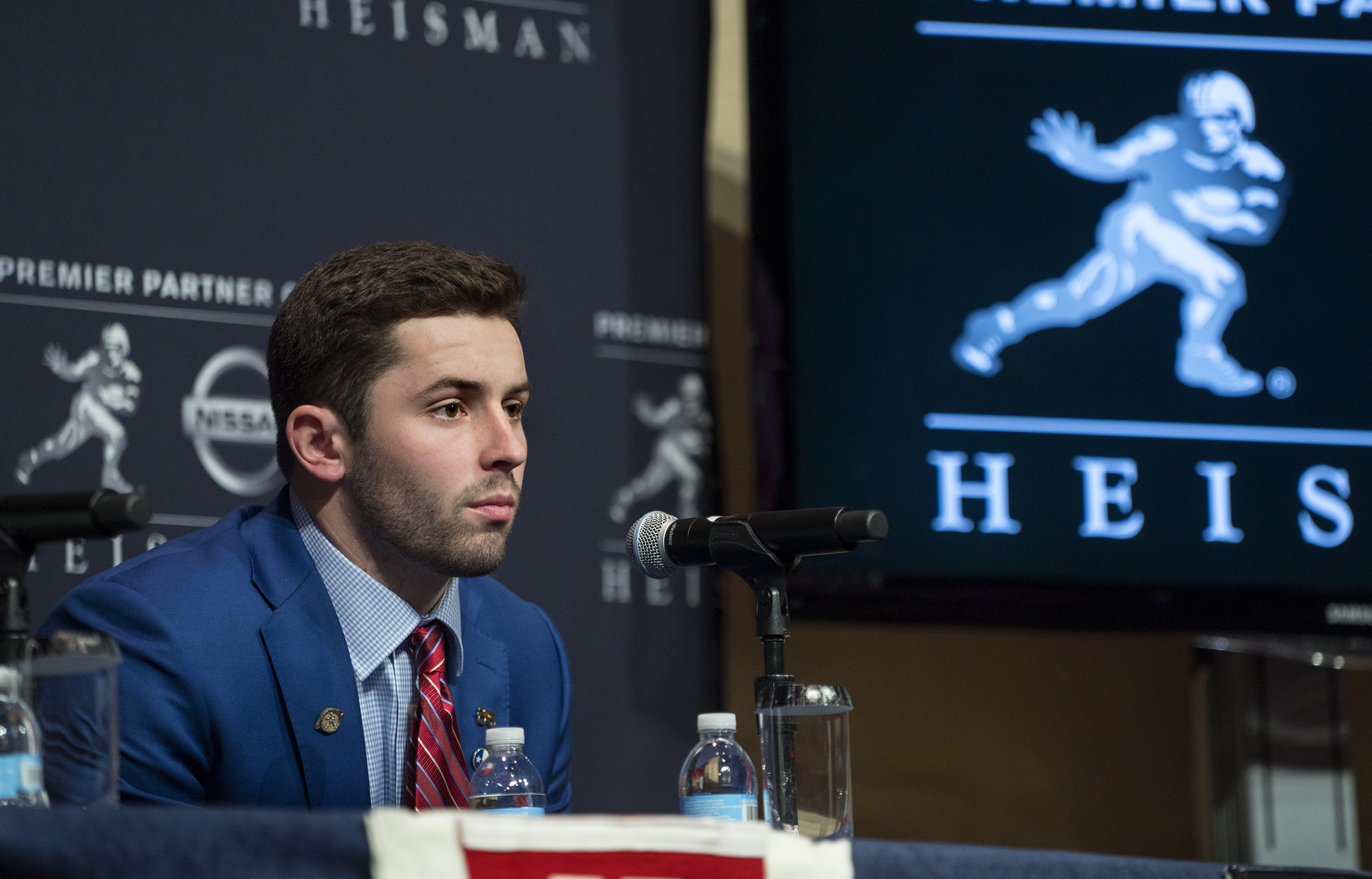 Walk-on to Heisman: Oklahoma's Mayfield wins in landslide