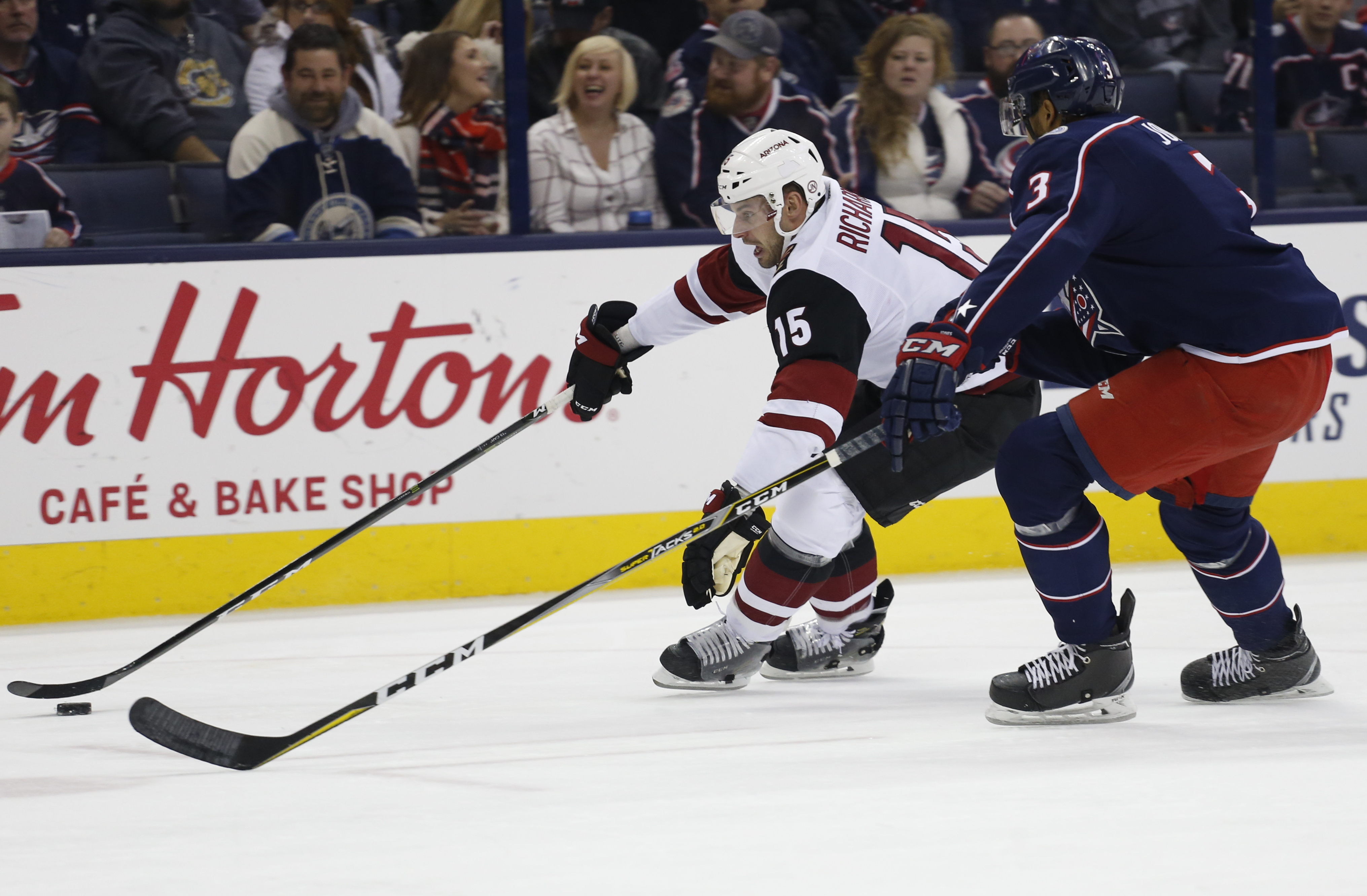 Bobrovsky stops 35 shots as Blue Jackets beat Coyotes 1-0