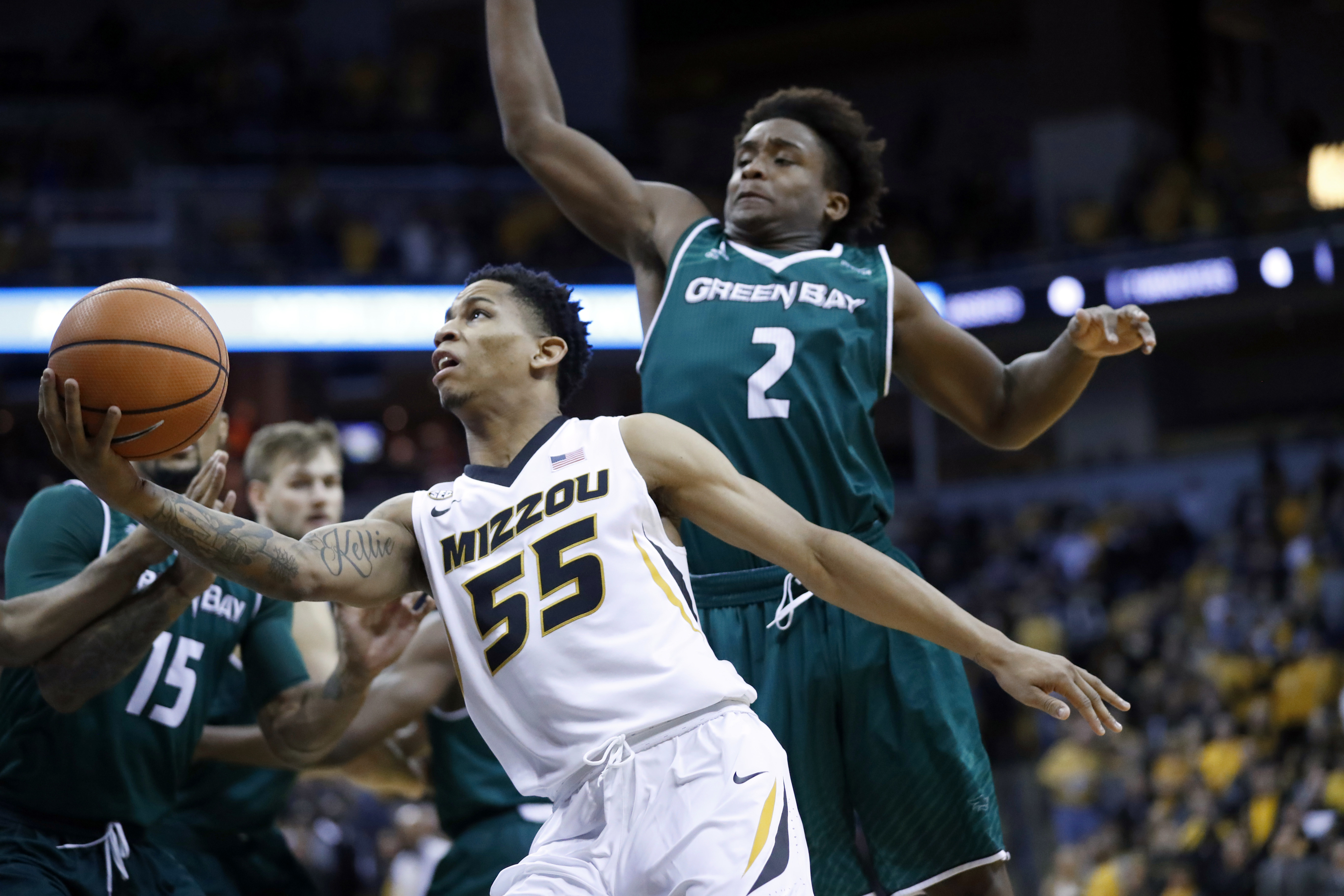 Geist leads Missouri past Green Bay 100-77