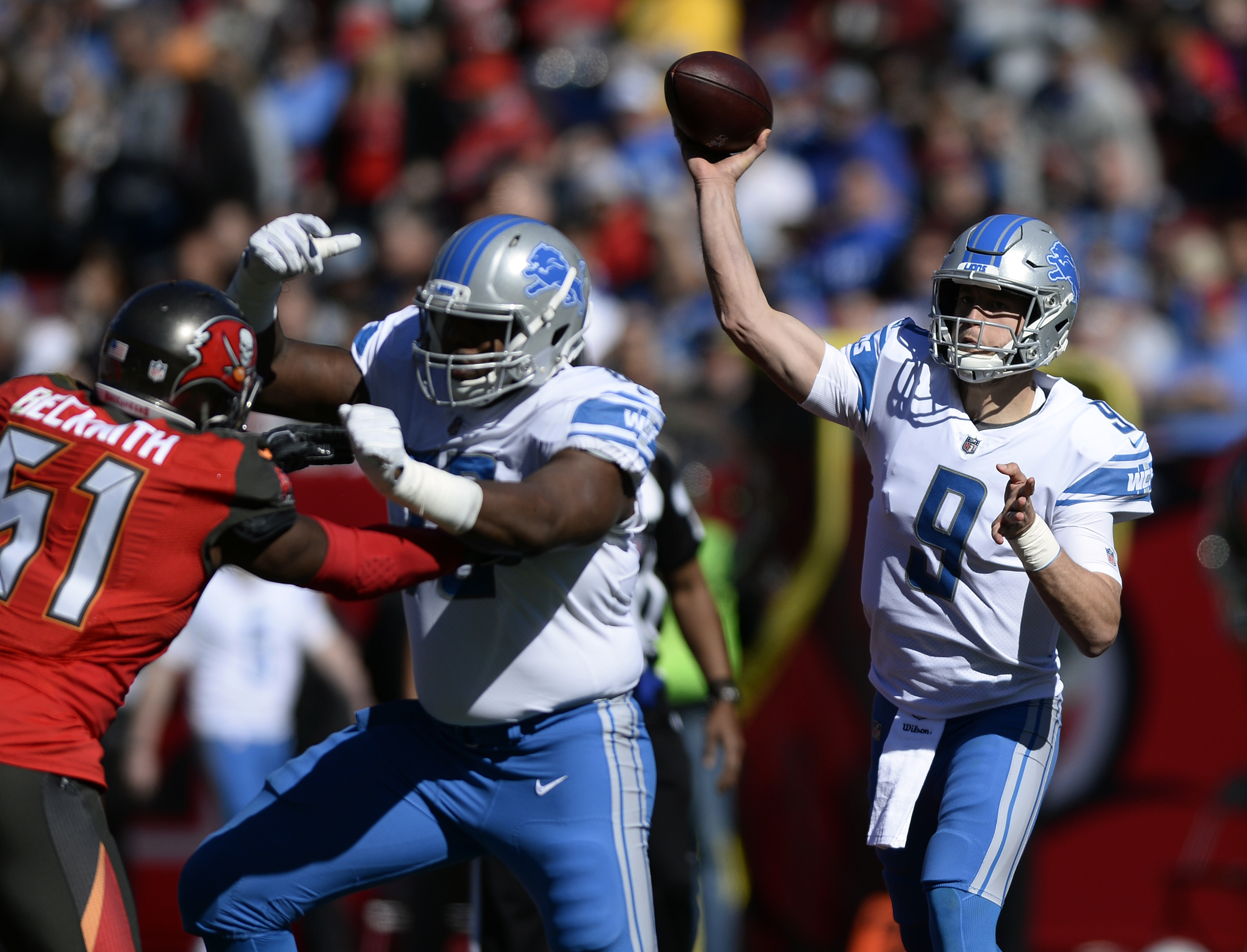 Stafford's 4th winning drive leads Lions over Bucs 24-21