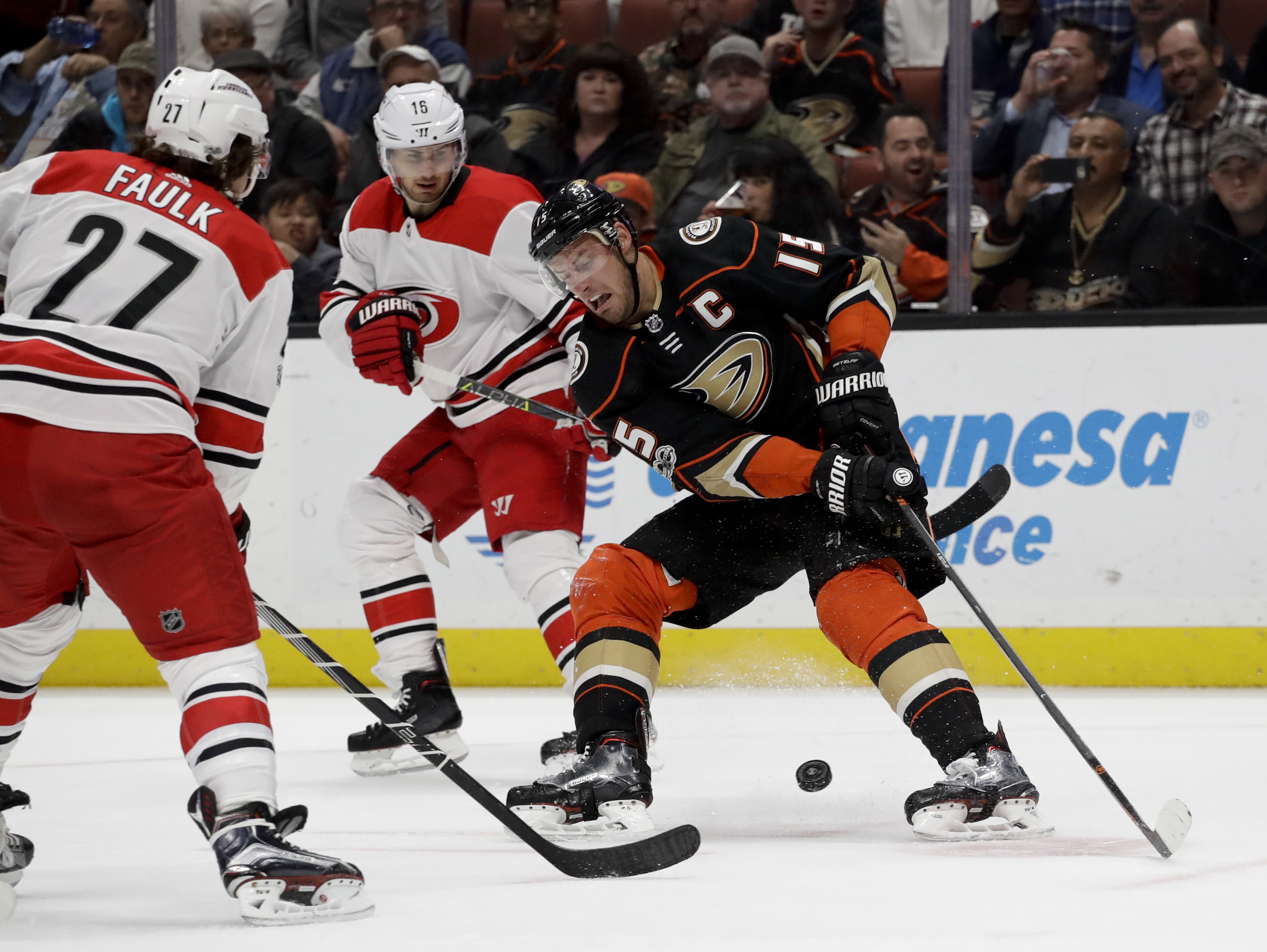 Jakob Silfverberg, Logan Shaw shoot Ducks past Carolina, 3-2