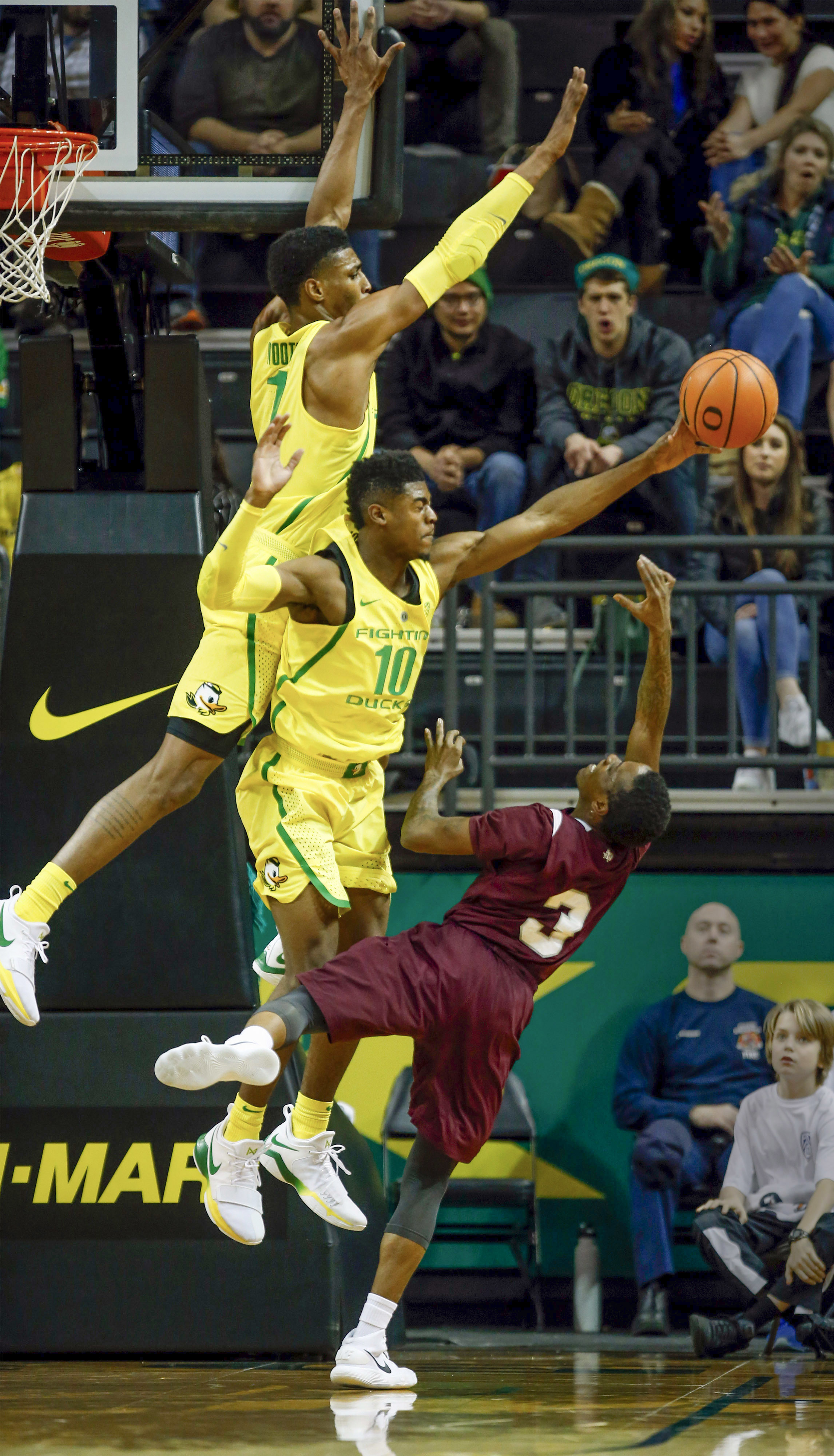 Oregon holds off winless Texas Southern 74-68