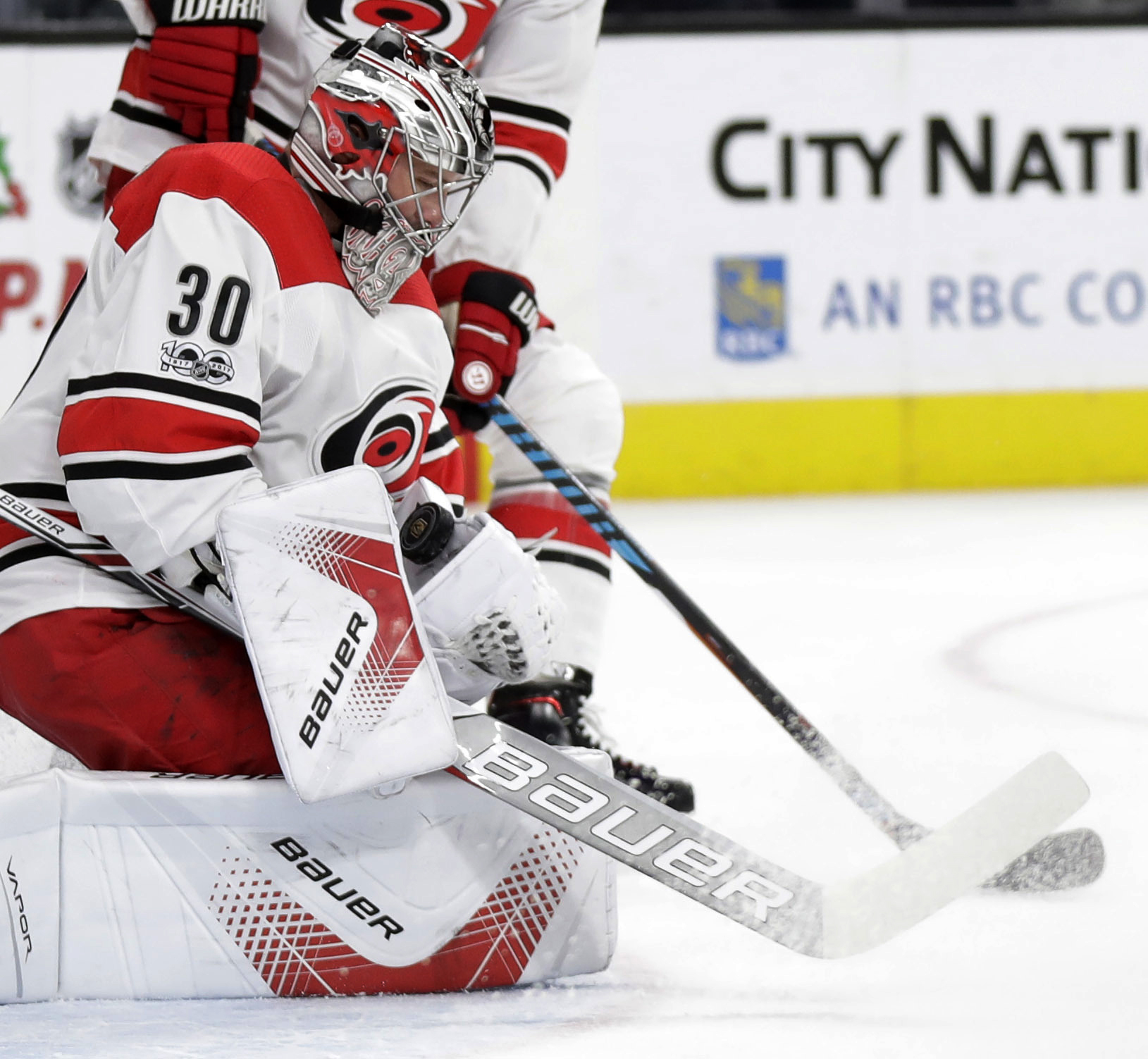 Ward wins 300th, Hurricanes top Golden Knights in shootout