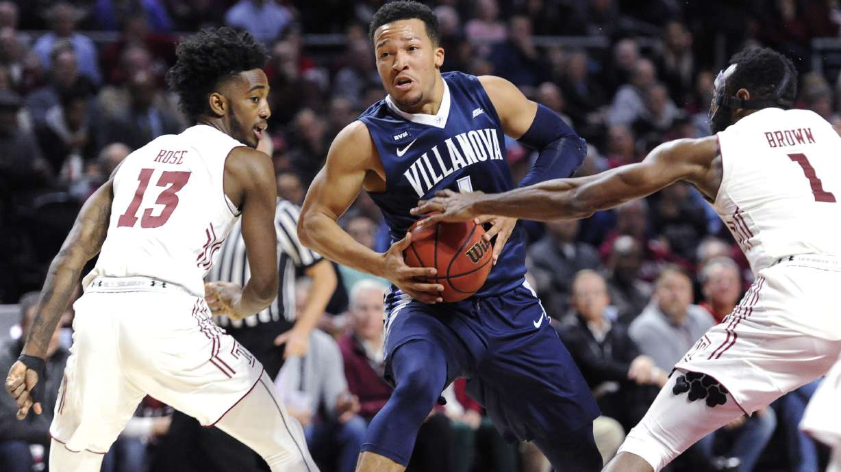Brunson leads No. 1 Villanova in rout of Temple