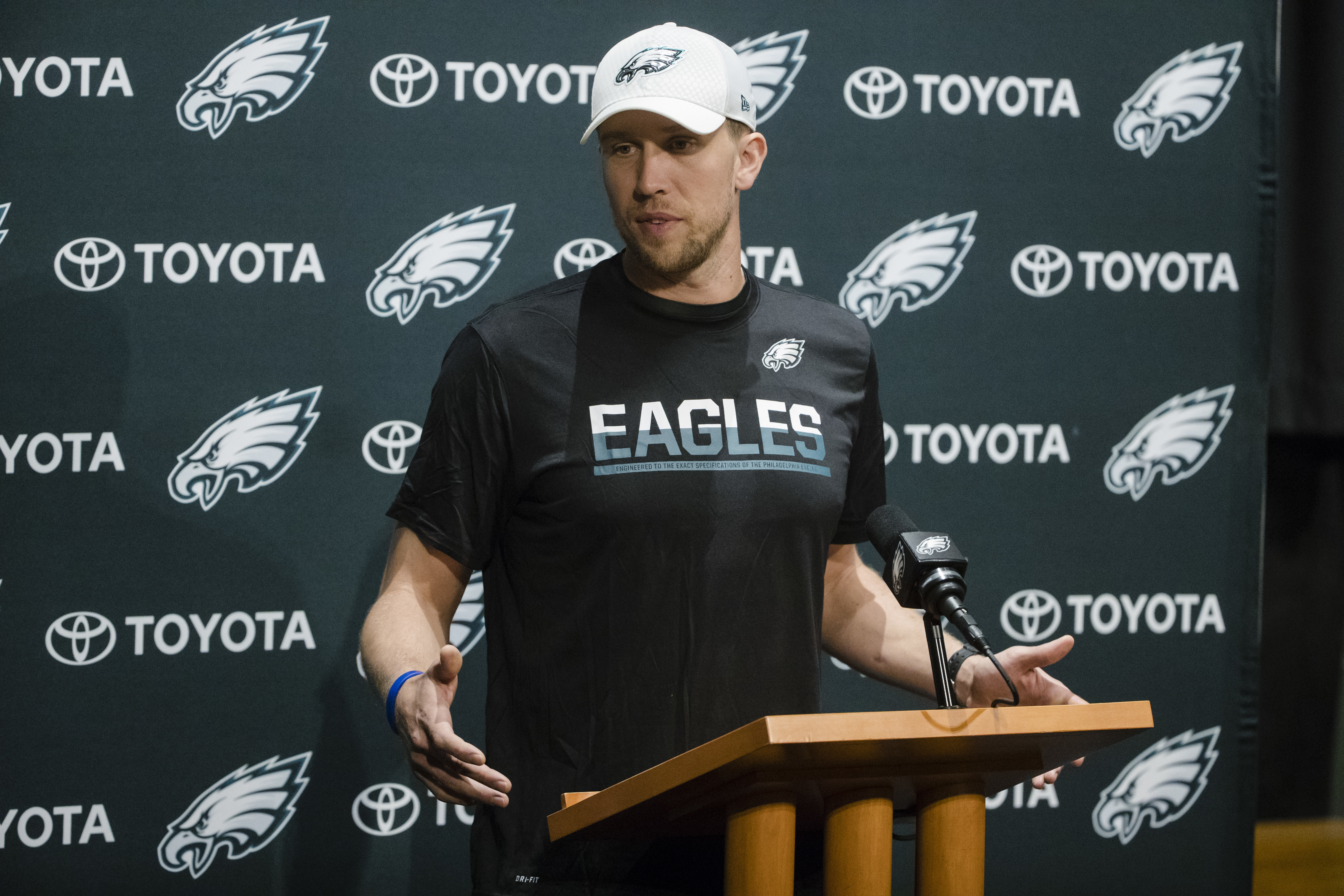 Nick Foles ready for challenge of replacing Carson Wentz