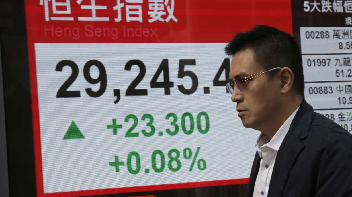 Global stock markets drop after Fed rate hike