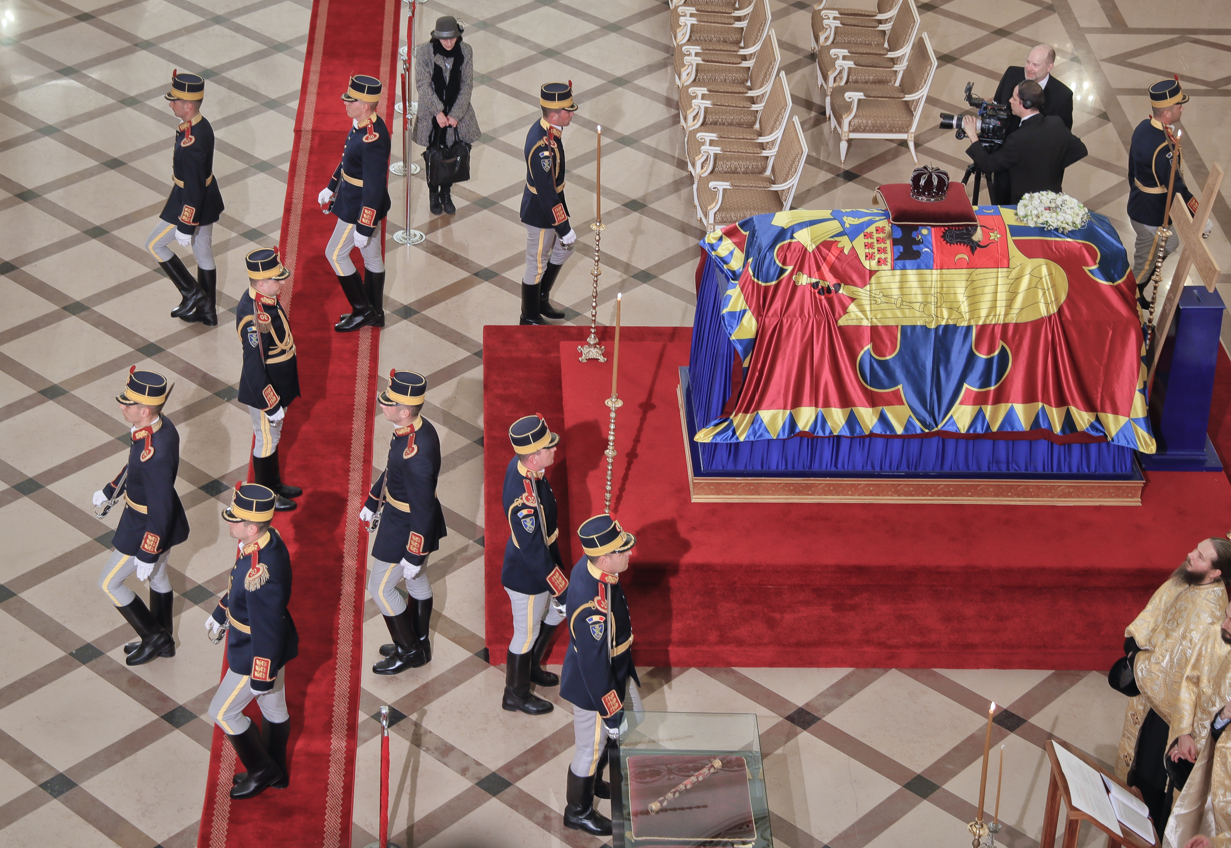 Thousands of mourners say farewell to Romania's King Michael