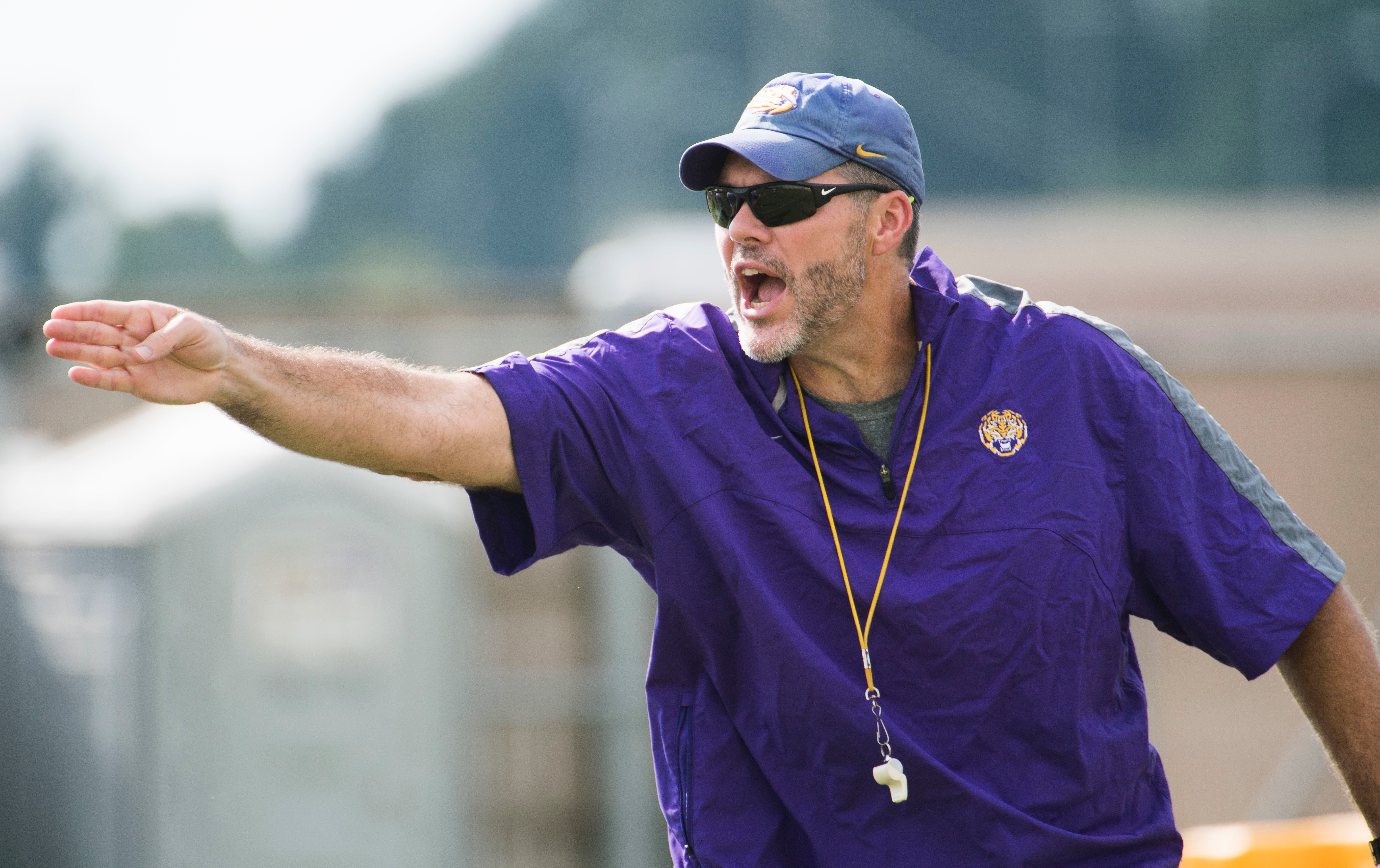 LSU offensive line coach Jeff Grimes coaches during a Tigers practice. (Photo: Chris Parent, LSU Athletics)