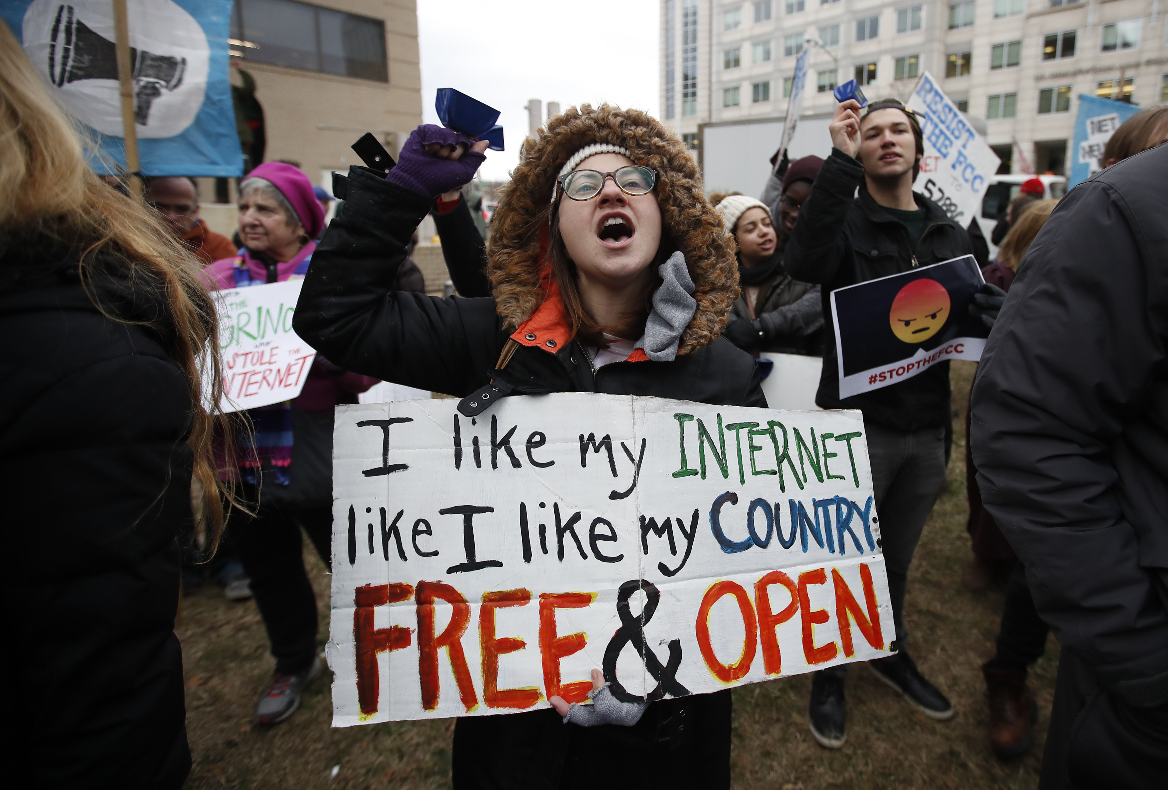 The Latest: States warming up net-neutrality lawsuits