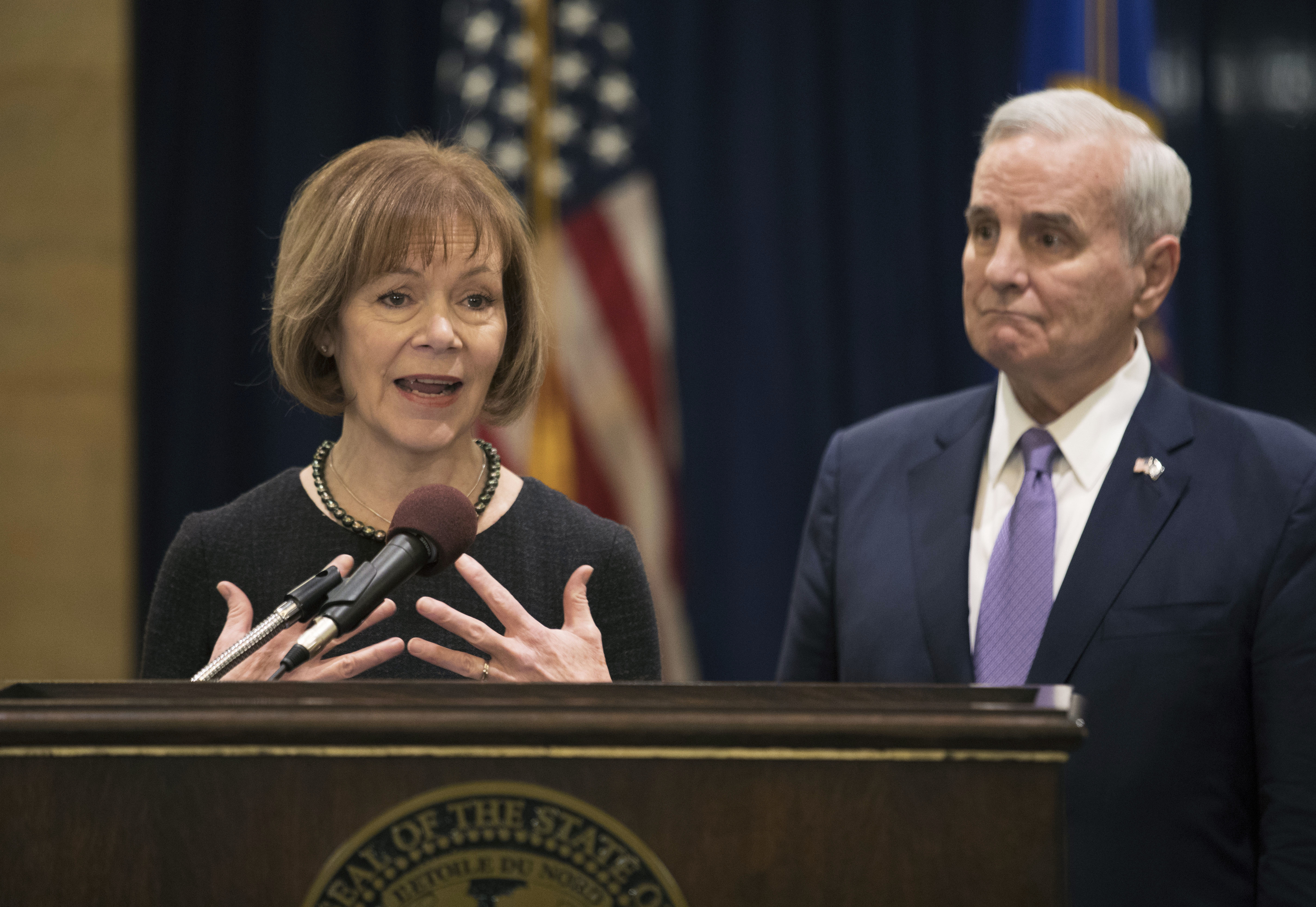 Franken confirms handover to Smith in early January