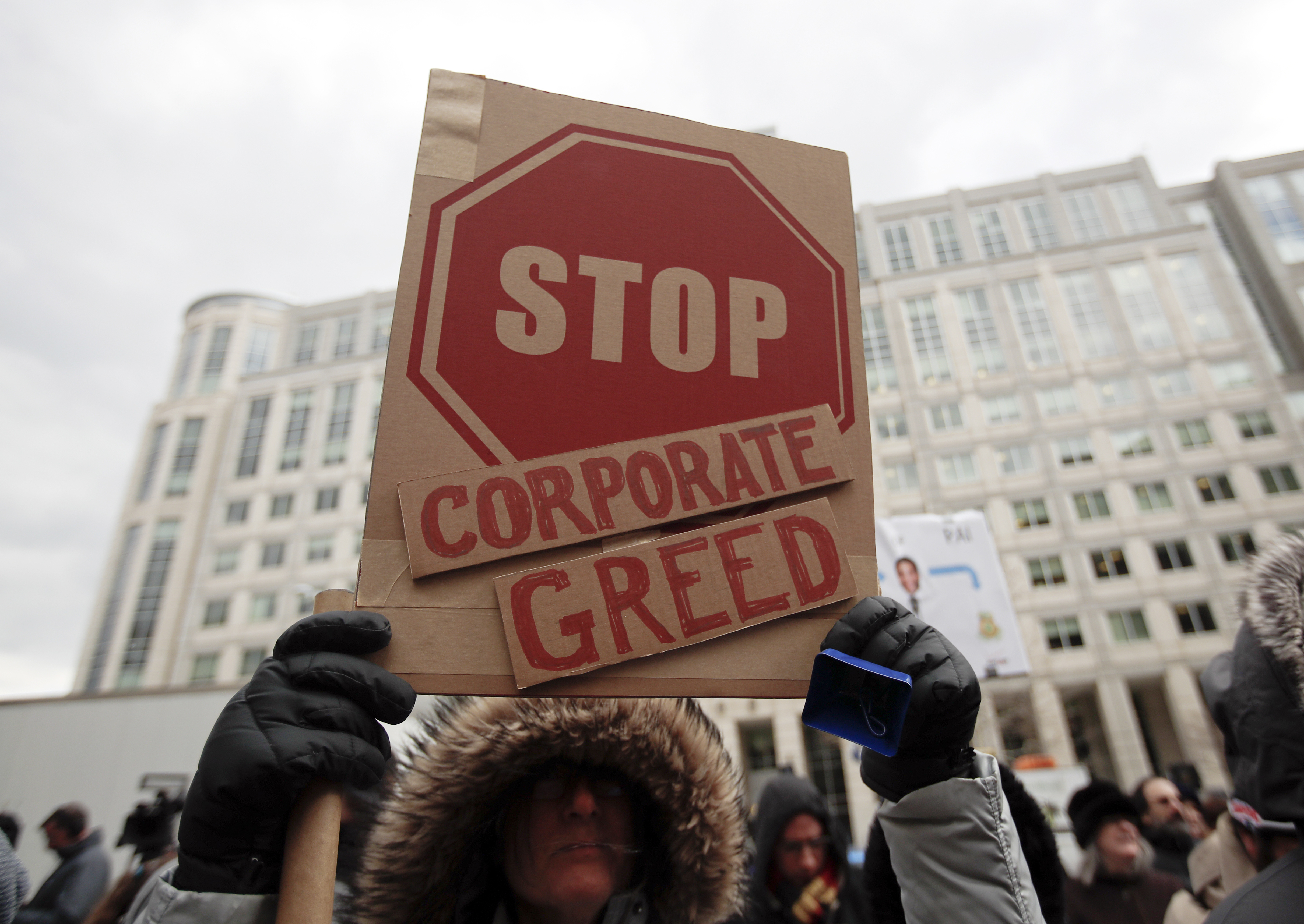 The Latest: States warming up net-neutrality lawsuits