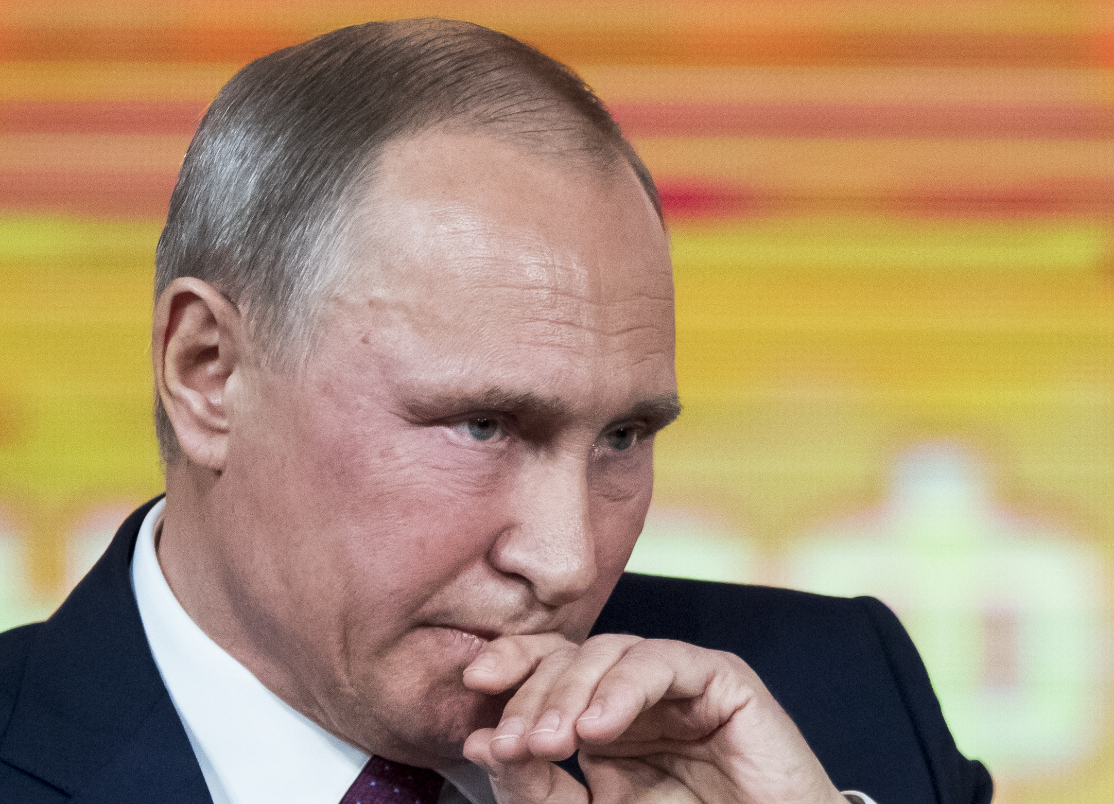 Russian parliament launches presidential campaign