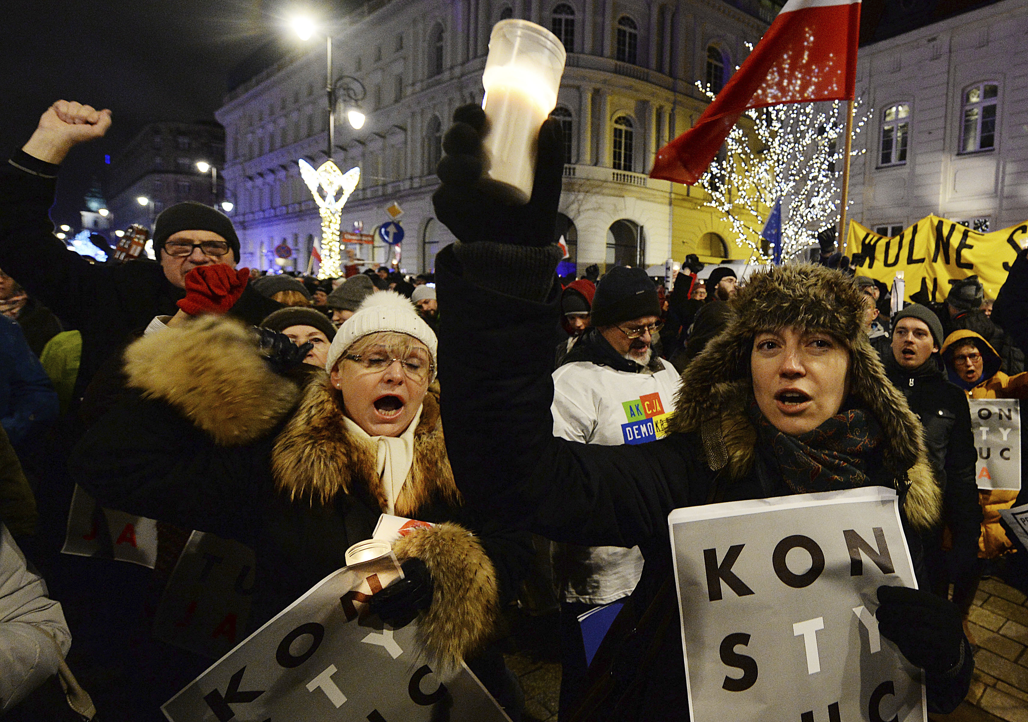 Poland's senators defy EU warnings, approve judicial laws